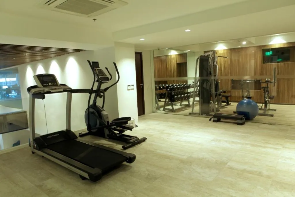 Fitness centre/facilities in Ramada Encore by Wyndham Makati