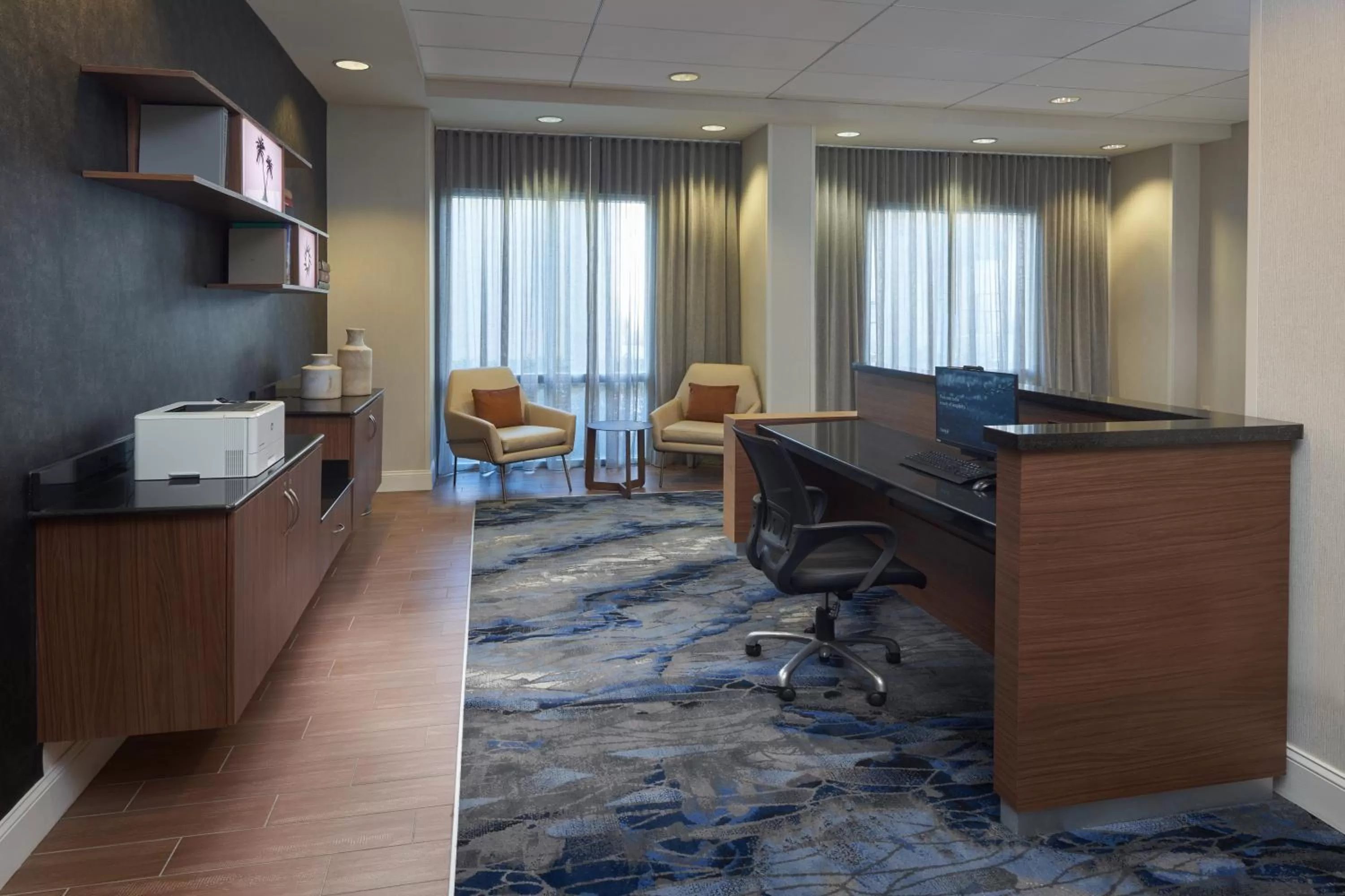 Business facilities in Fairfield Inn & Suites by Marriott Orlando International Drive/Convention Center