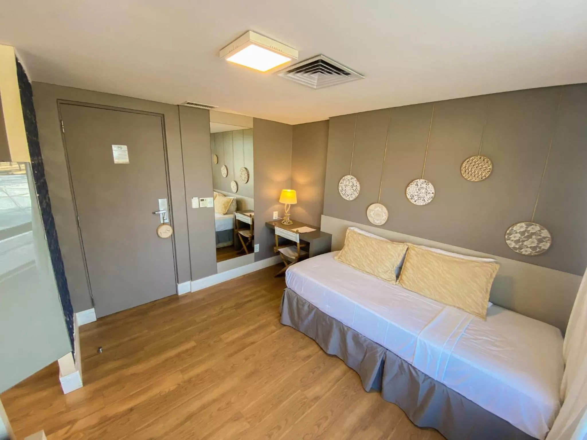 Bedroom, Bed in Magna Praia Hotel