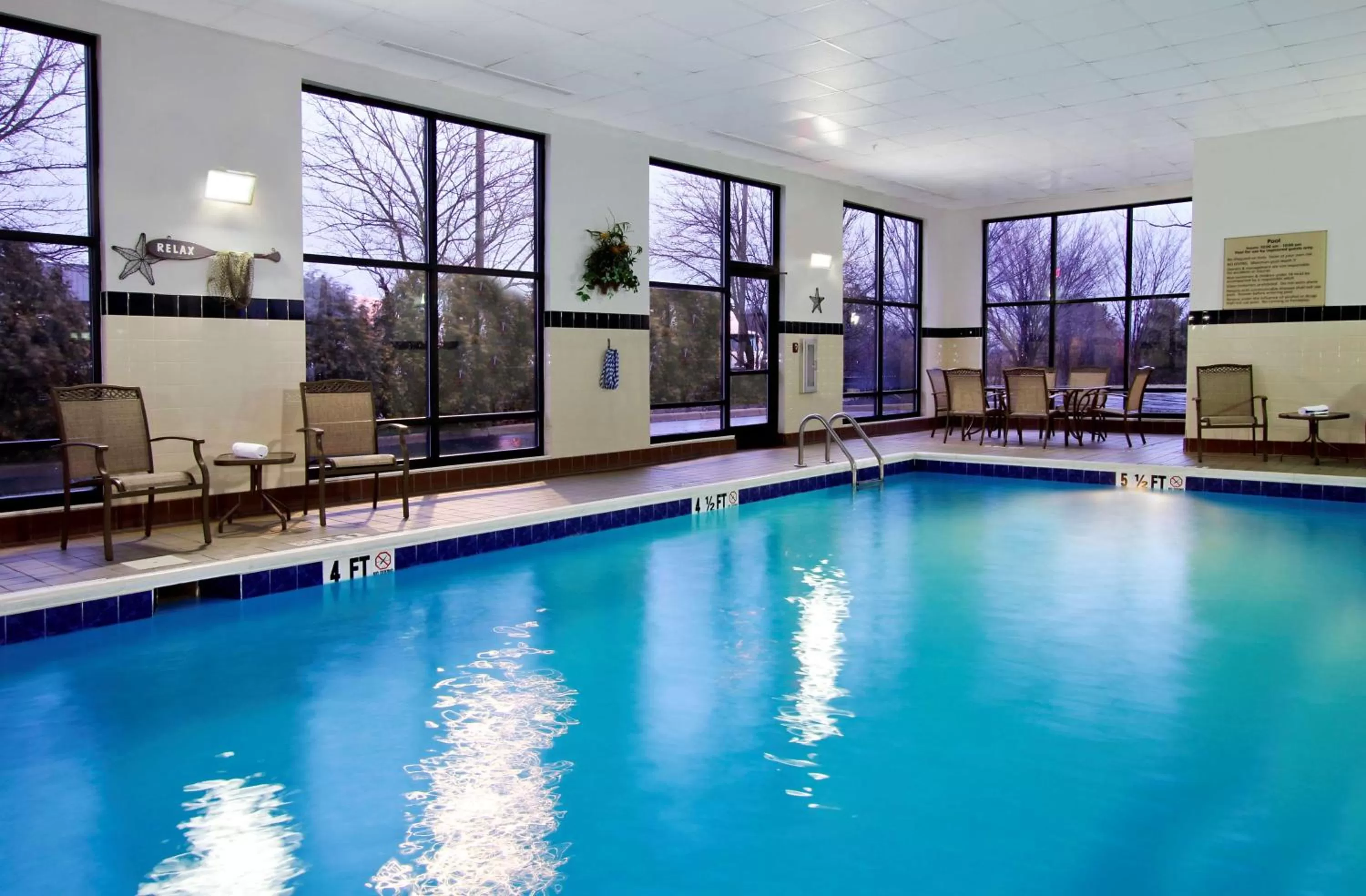 Pool view in Hampton Inn & Suites Columbus Hilliard