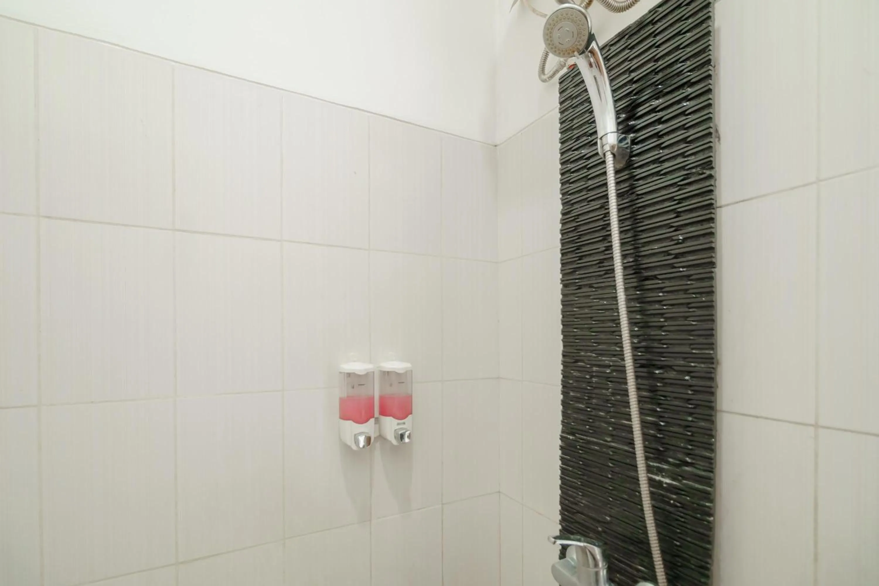 Green Apple Residence near Sarinah Mitra RedDoorz