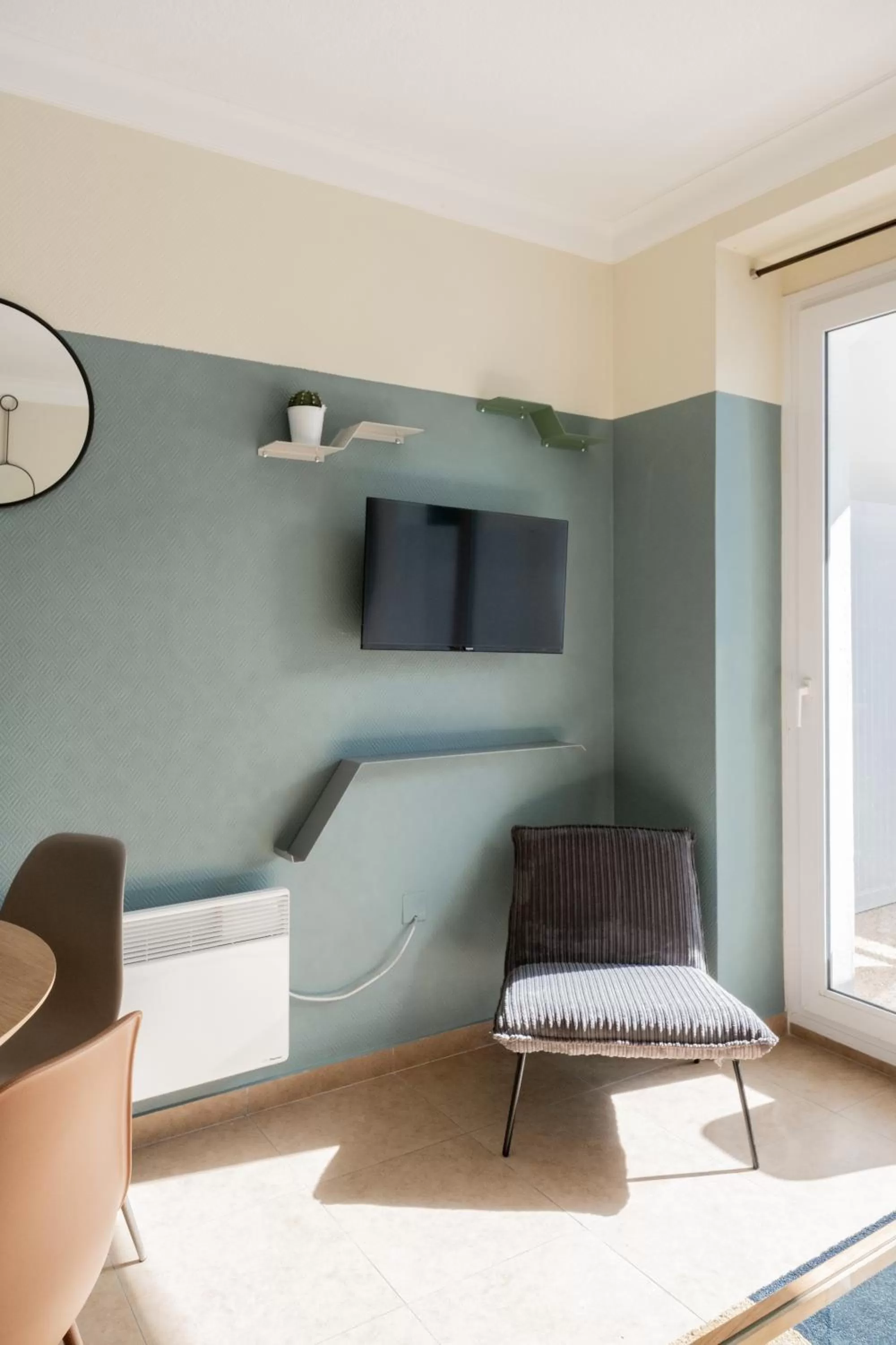 TV/Entertainment Center in Résidence Chateau d'Acotz - Avec piscine à 600m des plages à Saint-Jean-de-Luz