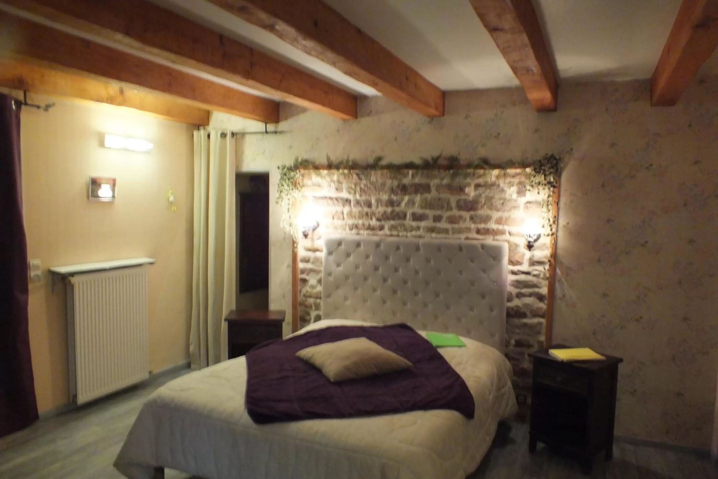 Bed in Chambres d'hôtes La Charmante