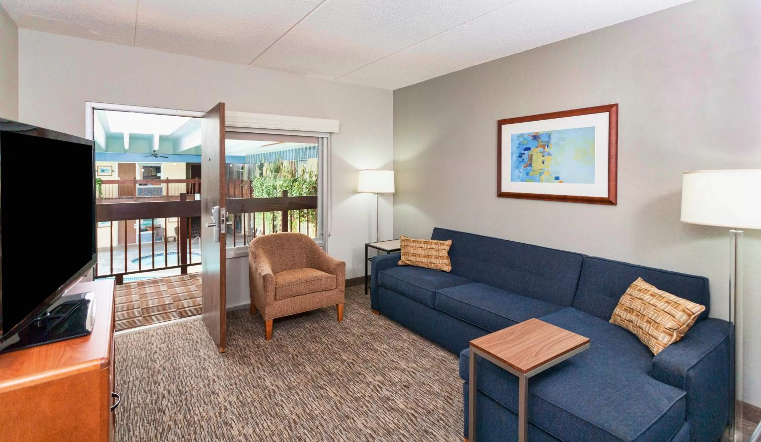 Seating area in Best Western Bridgeview Hotel