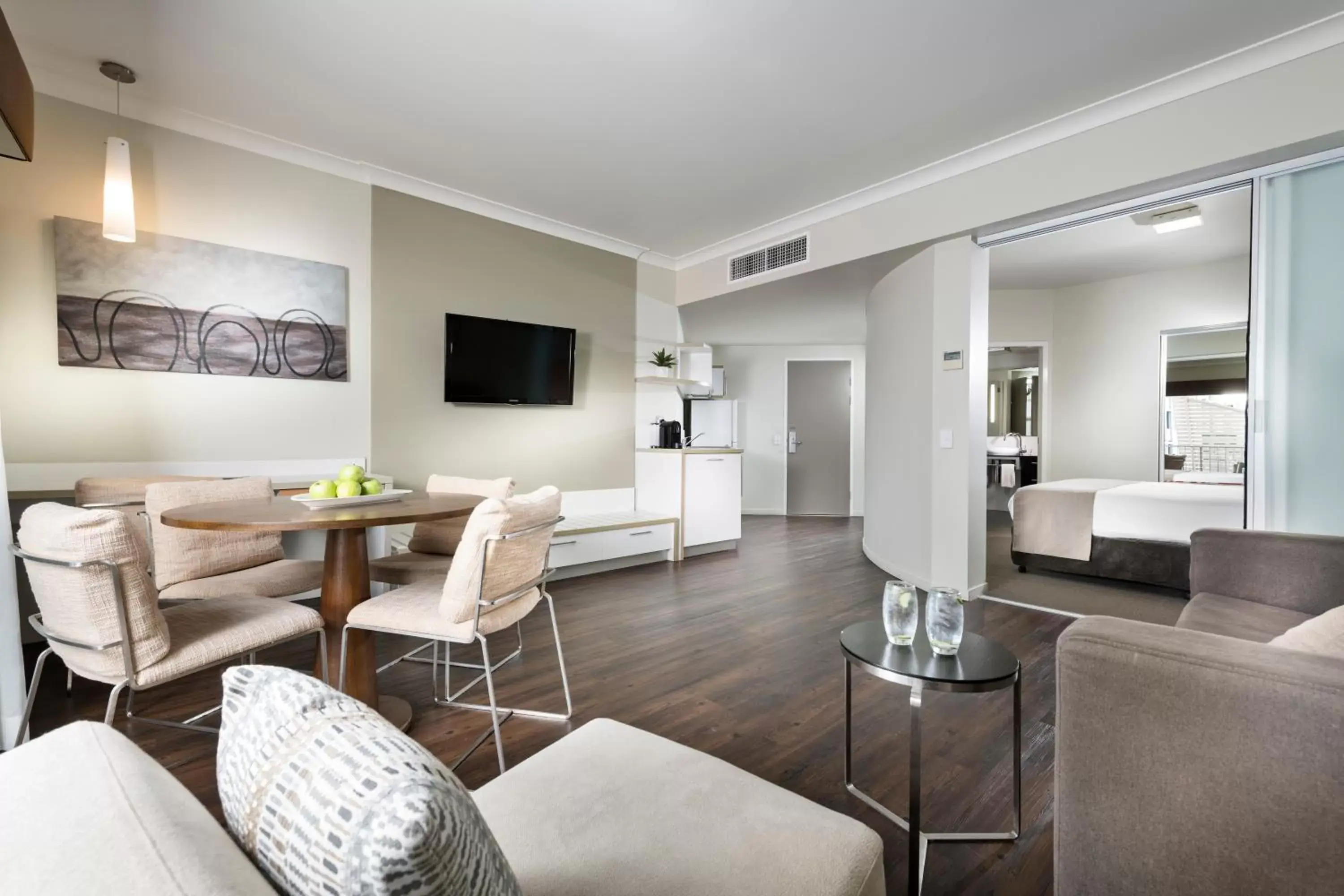 1 Bedroom Apartment – Eco Green Stay in Grand Hotel and Apartments Townsville 1 Bedroom Apartment – Eco Green Stay in Grand Hotel and Apartments Townsville