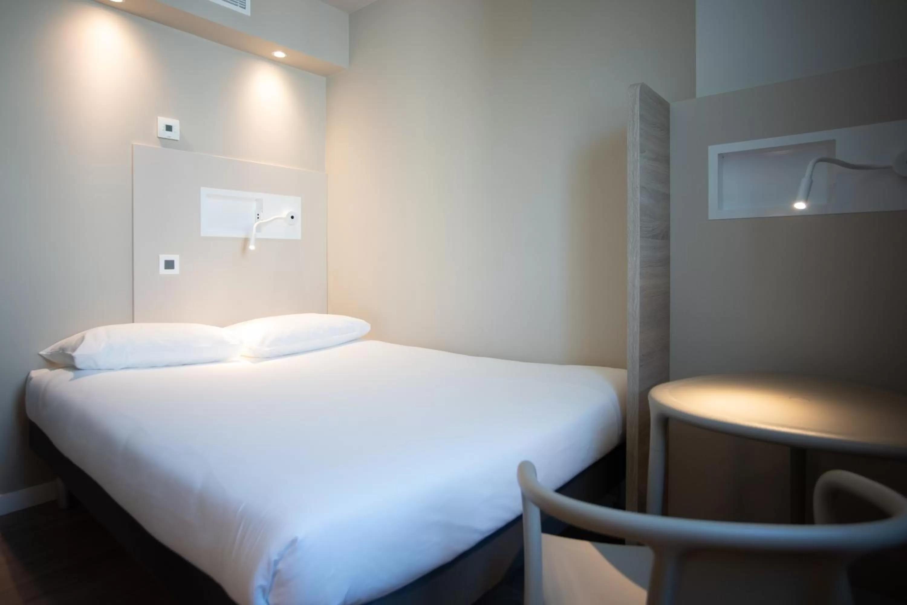 Photo of the whole room, Bed in ibis budget Fribourg