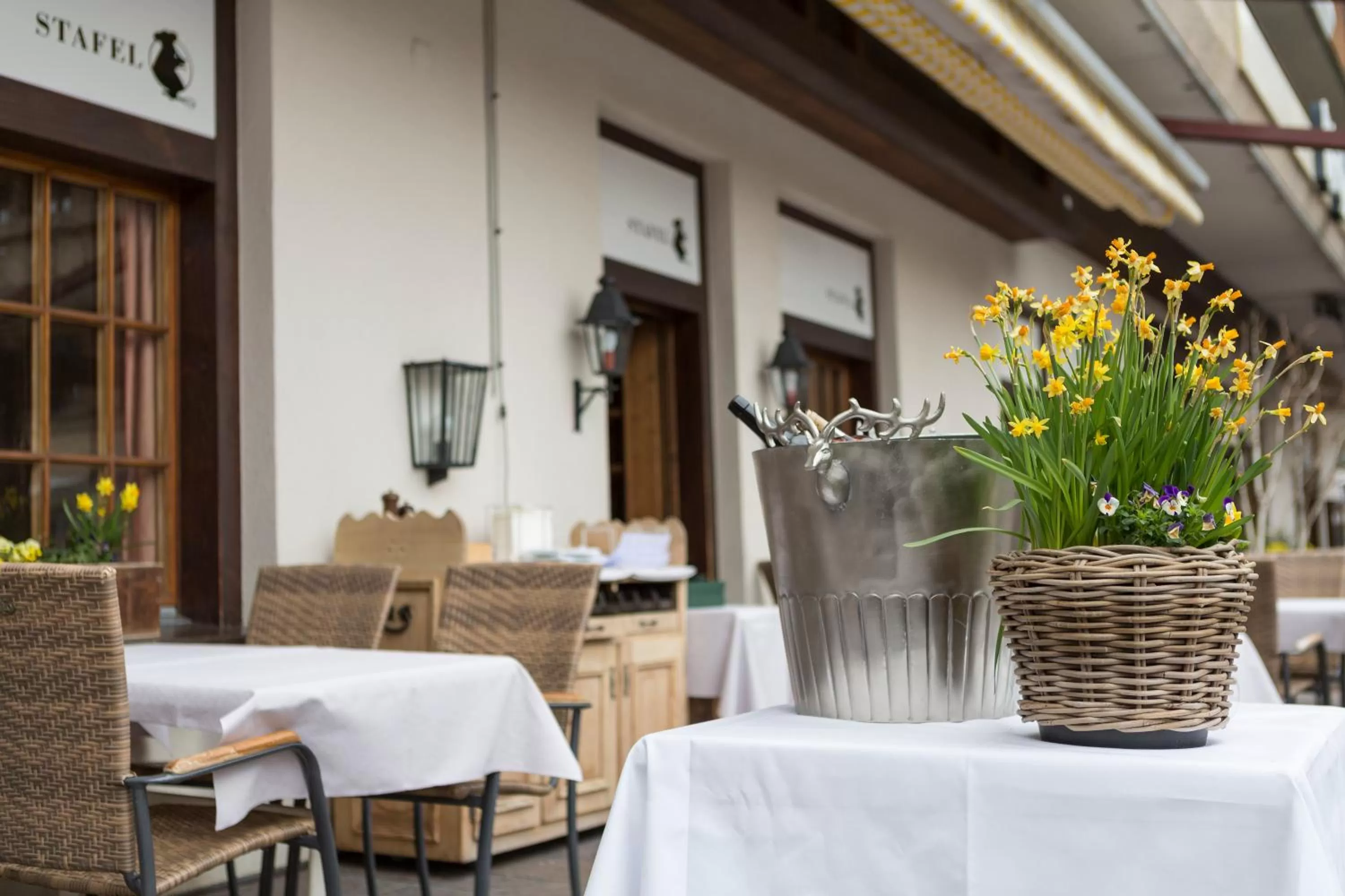 Restaurant/places to eat in Bernerhof Swiss Quality Hotel Gstaad