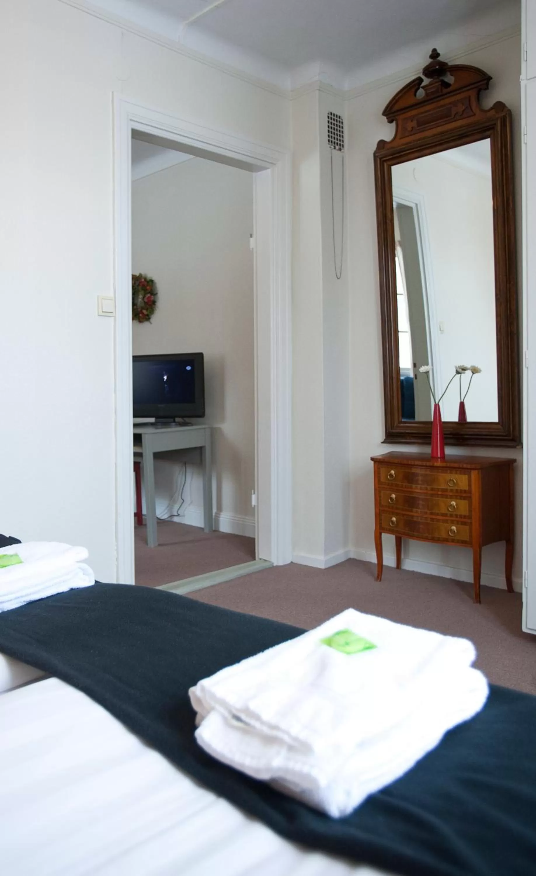 Decorative detail, Bed in Insjöns Hotell