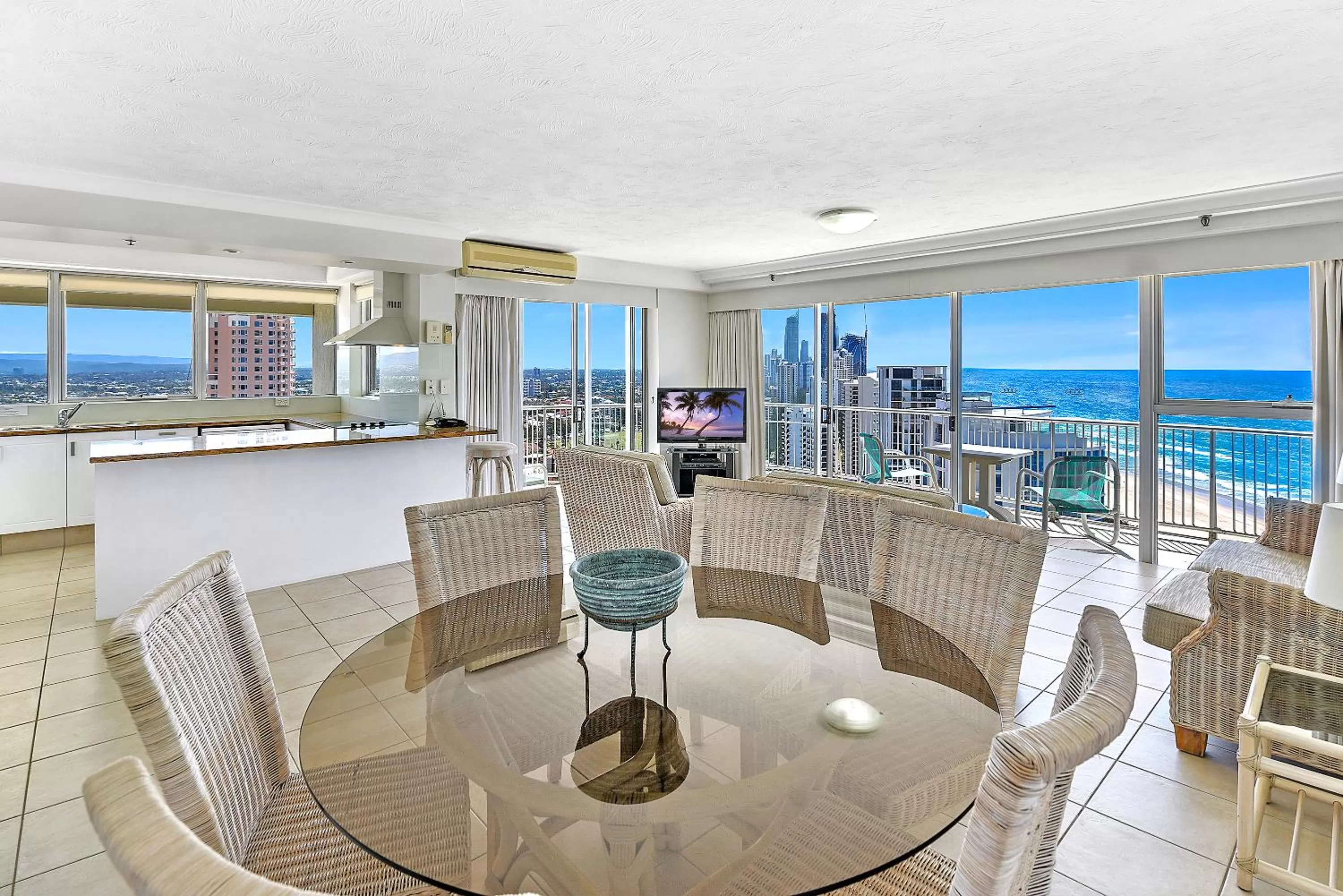 TV and multimedia in Talisman Apartments