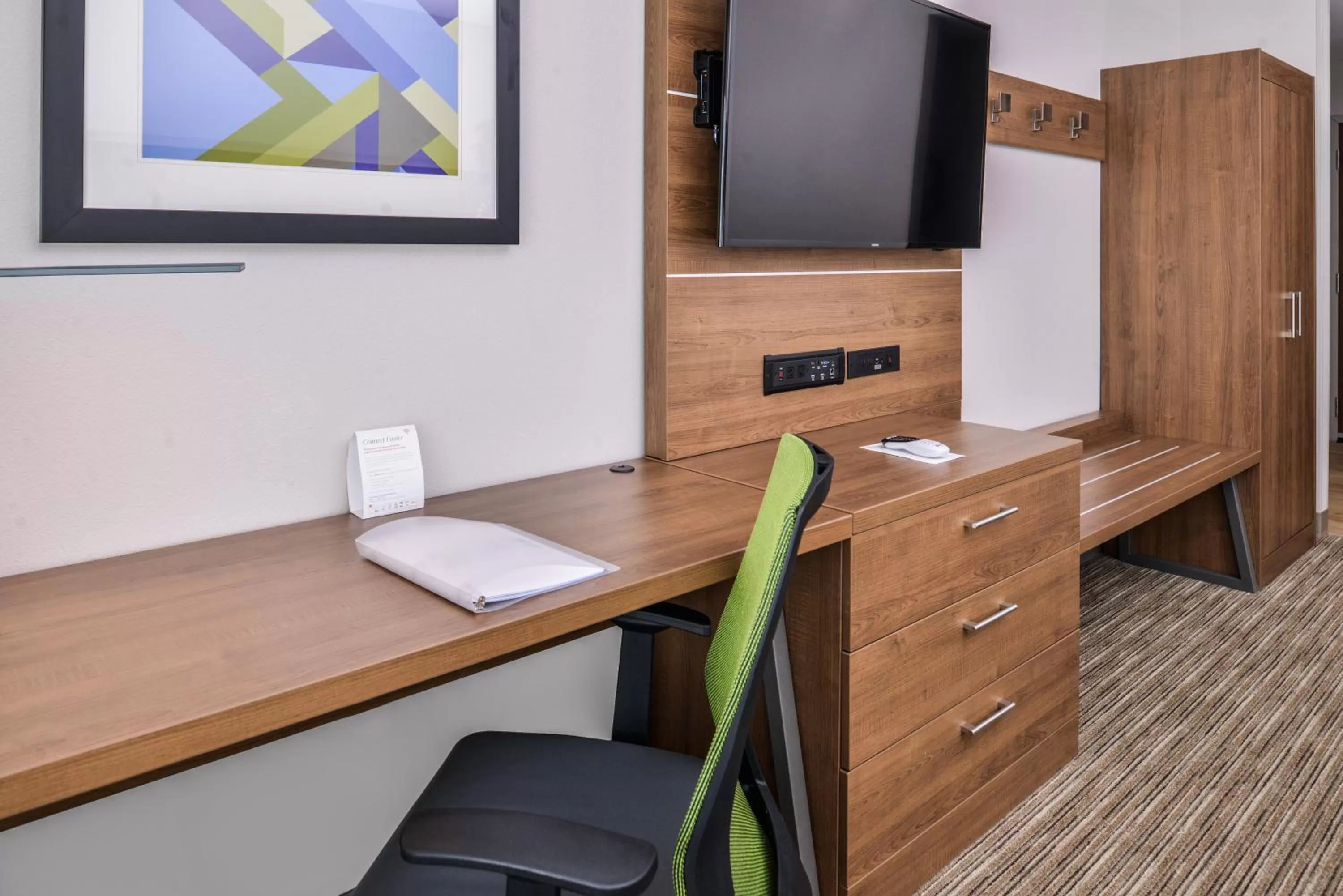 Photo of the whole room in Holiday Inn Express & Suites - Siloam Springs by IHG