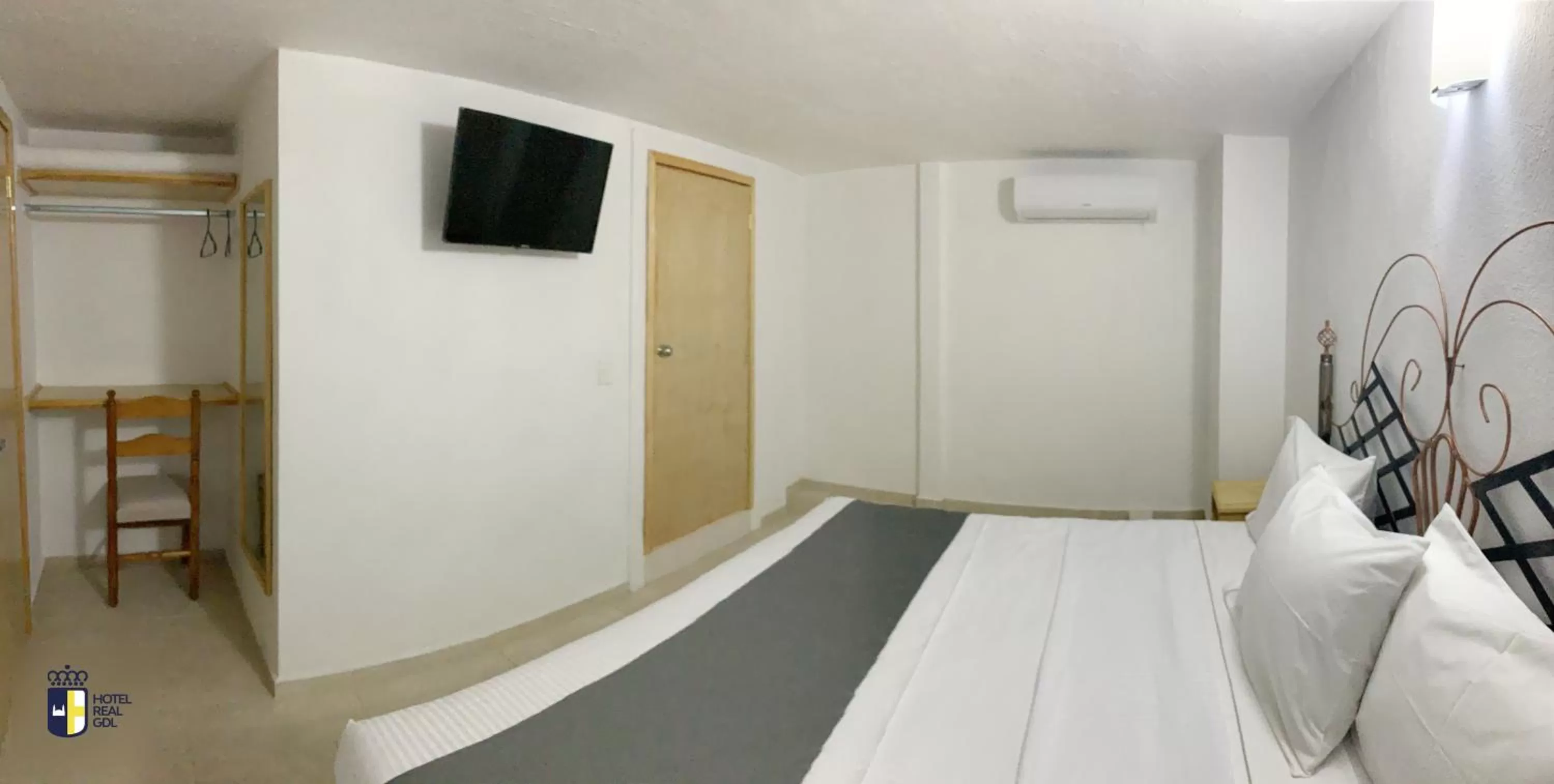 Photo of the whole room in Hotel Real GDL