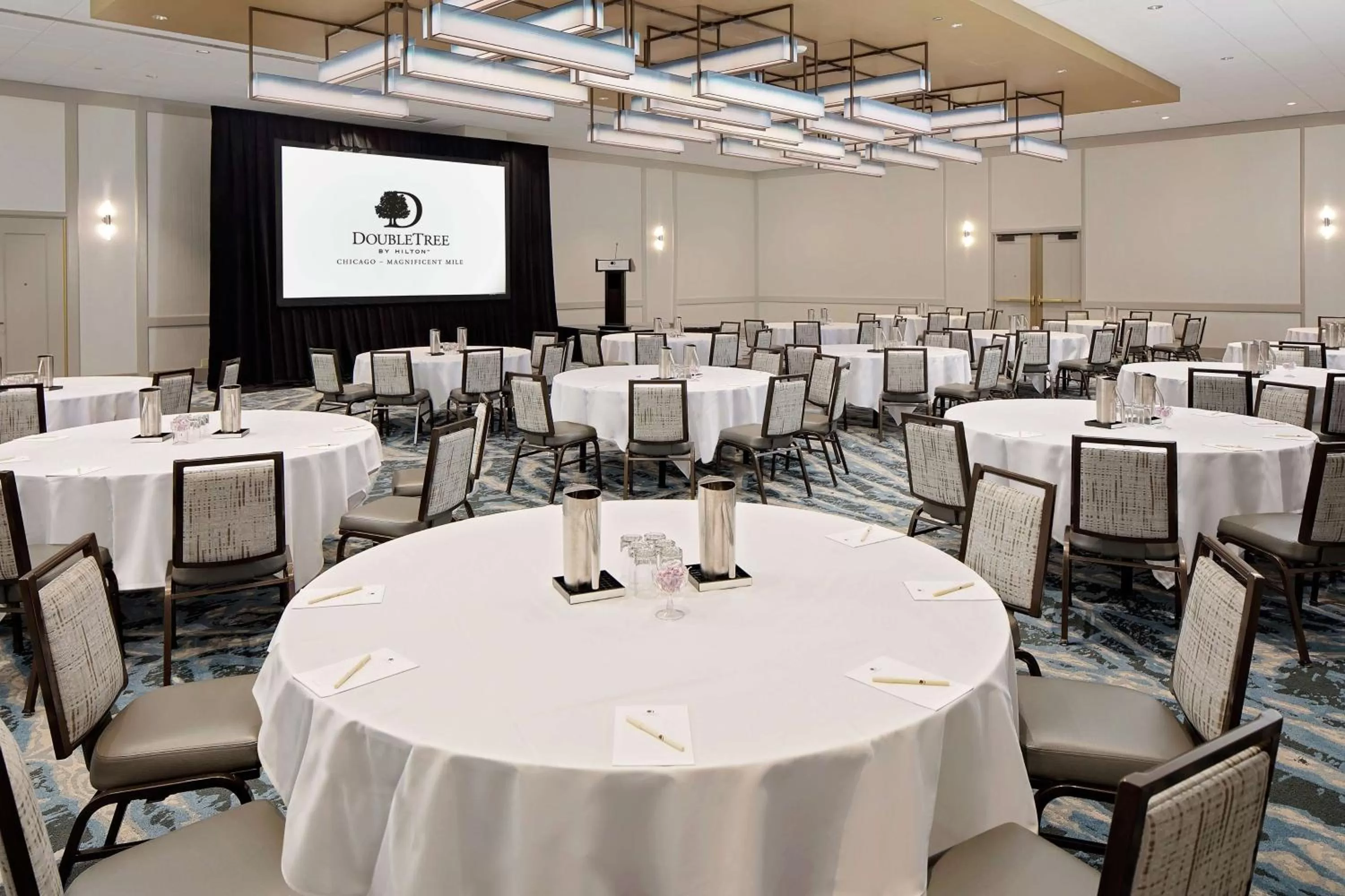 Meeting/conference room in DoubleTree by Hilton Chicago Magnificent Mile