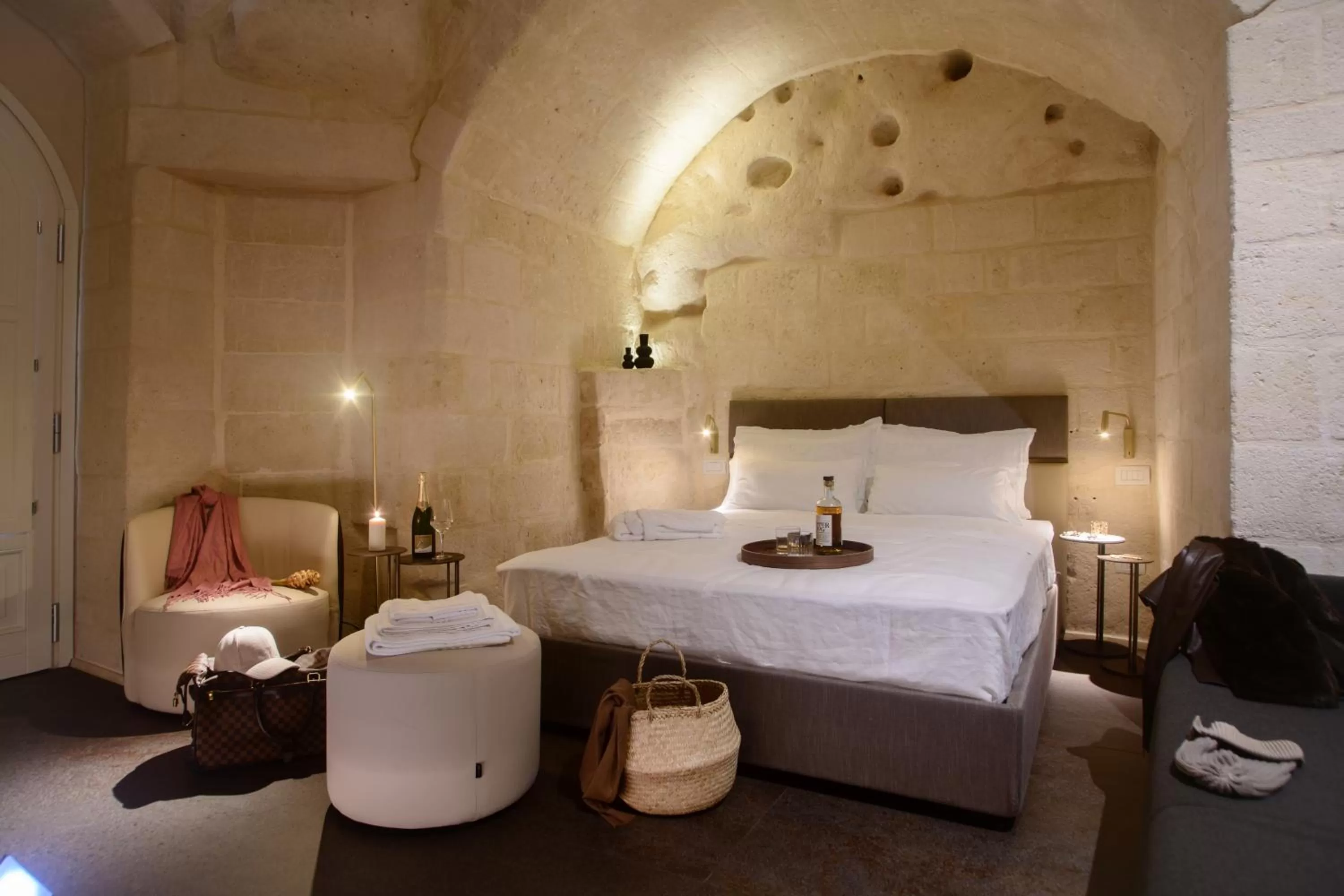 Bed in Le Malve Cave Retreat