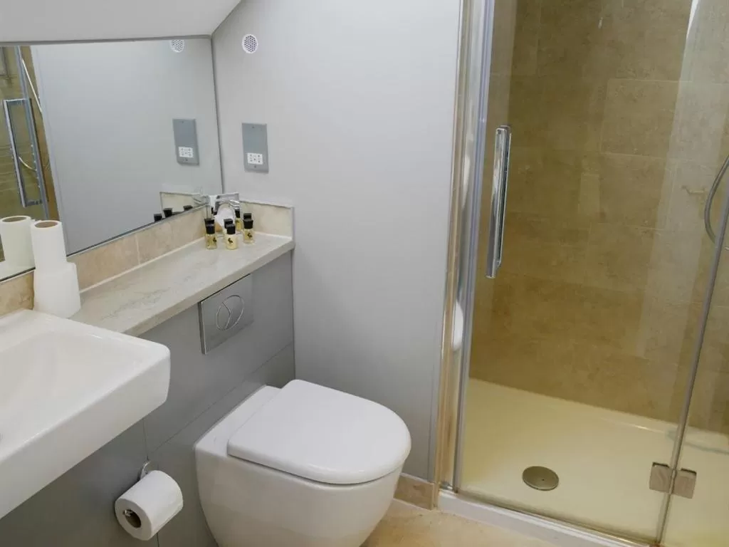 Bathroom in The Sun Inn