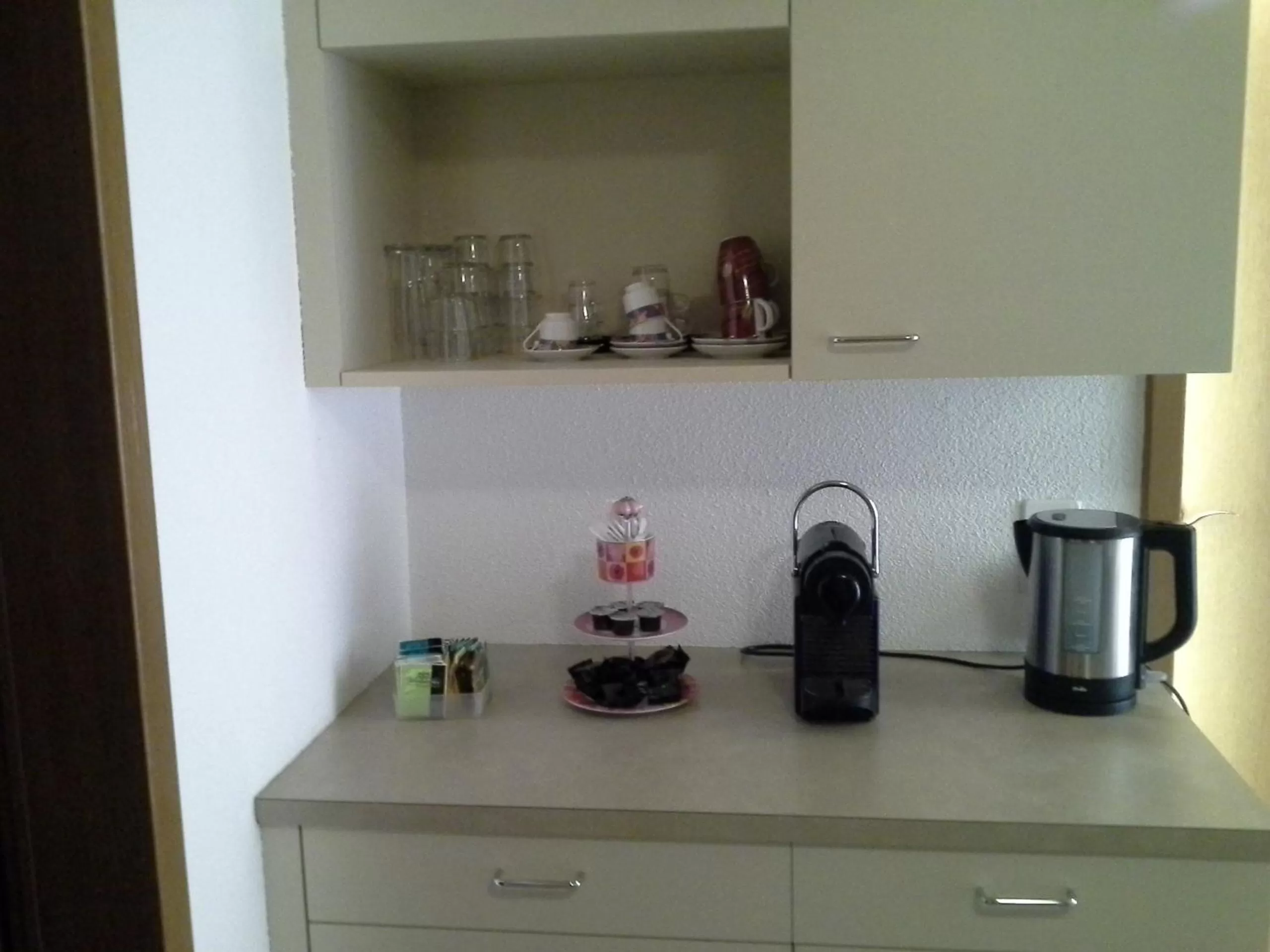 Coffee/tea facilities in Ferienwohnung und B&B Chasa Janett