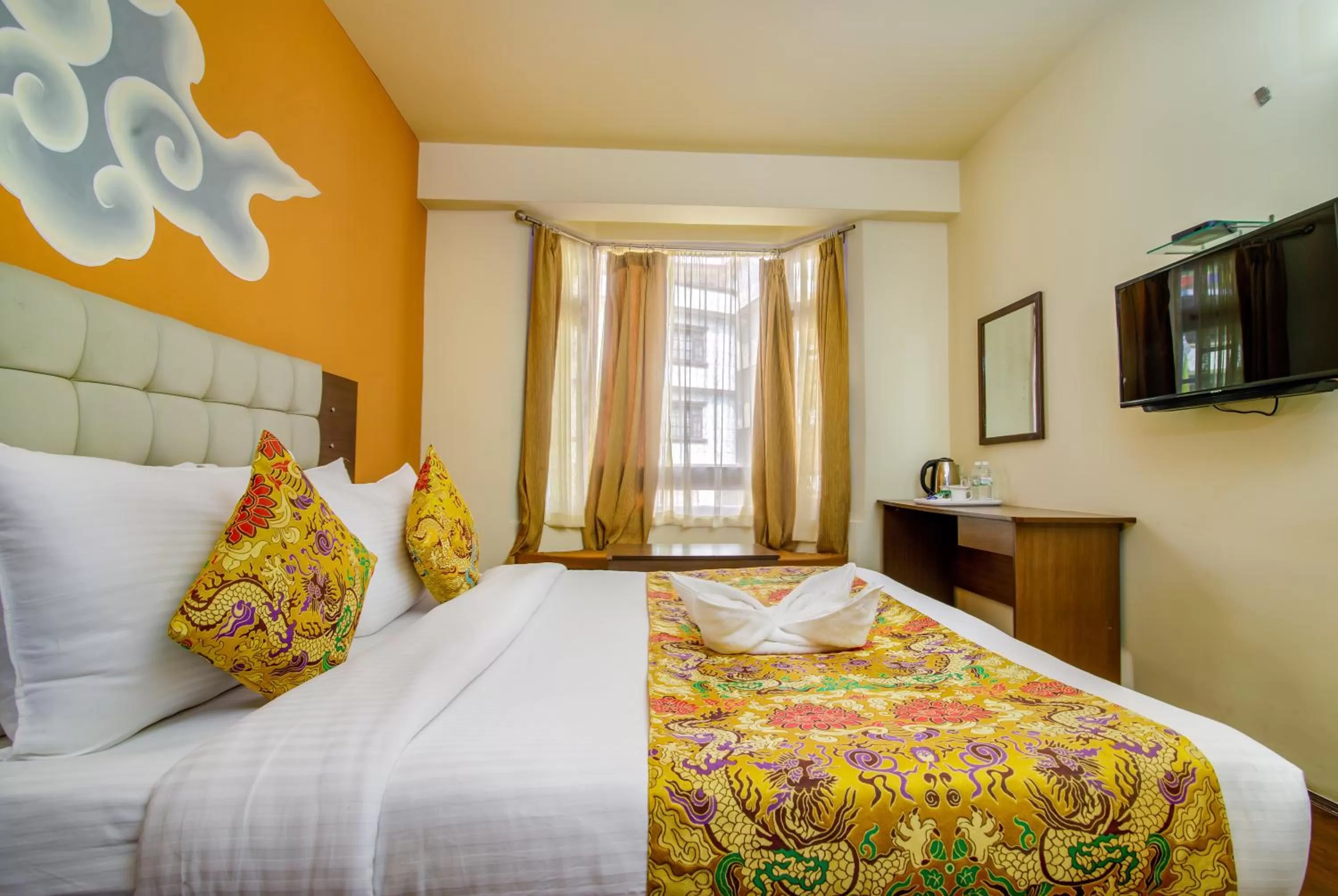 Bedroom, Bed in Muscatel Grand Silkroute - 300 Mts from MG Marg