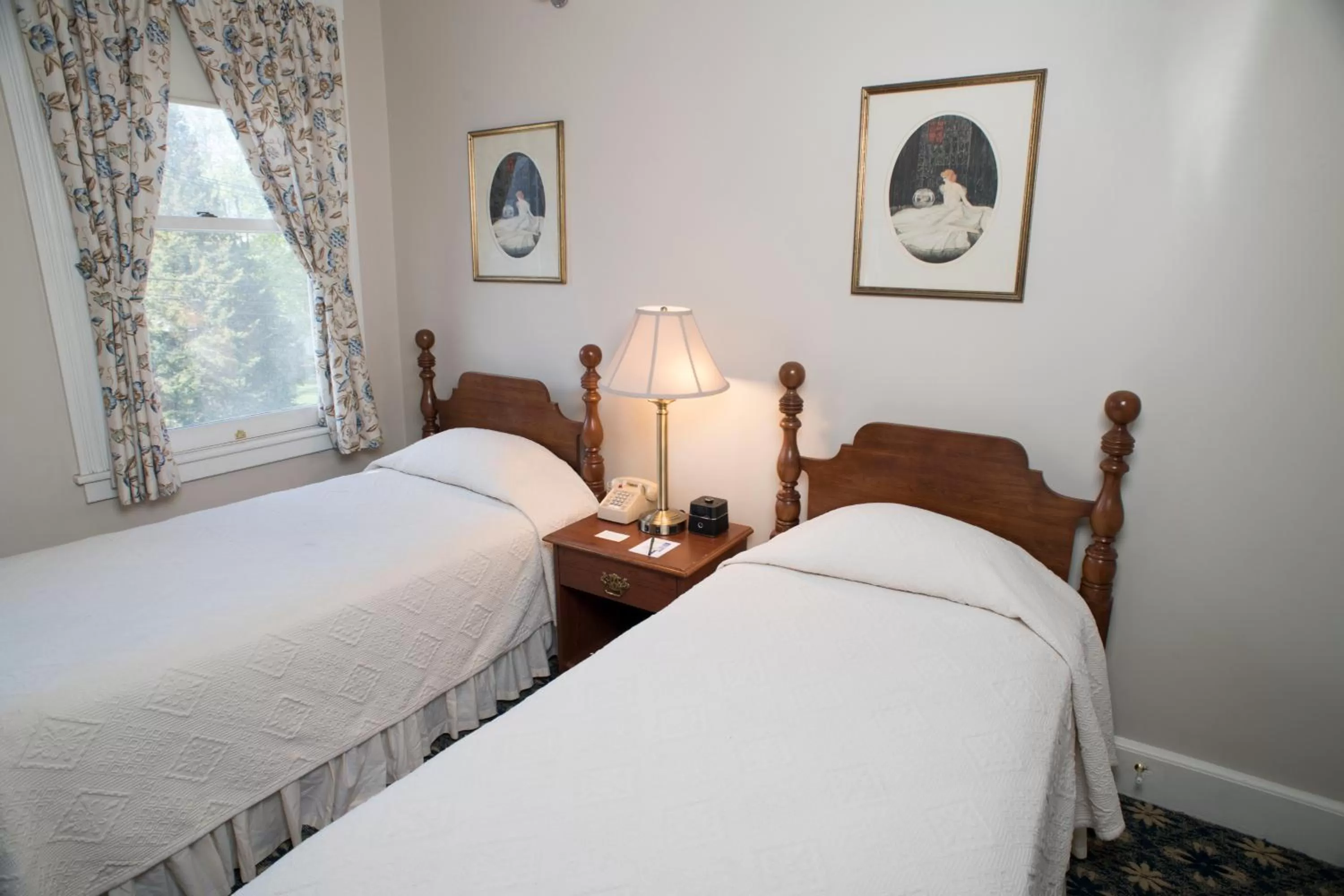 Bedroom in Middlebury Inn