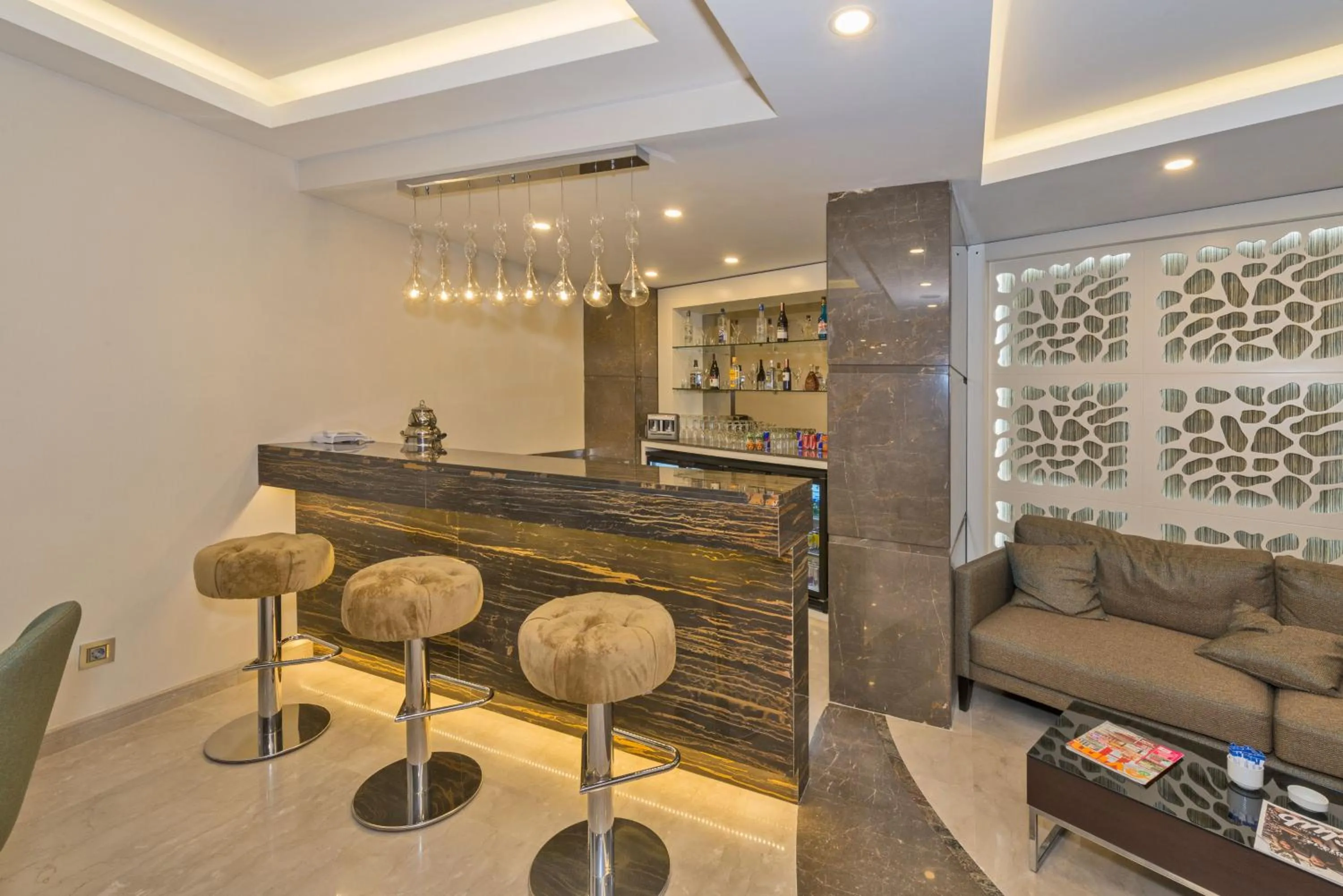 Lounge or bar in Bisetun Hotel