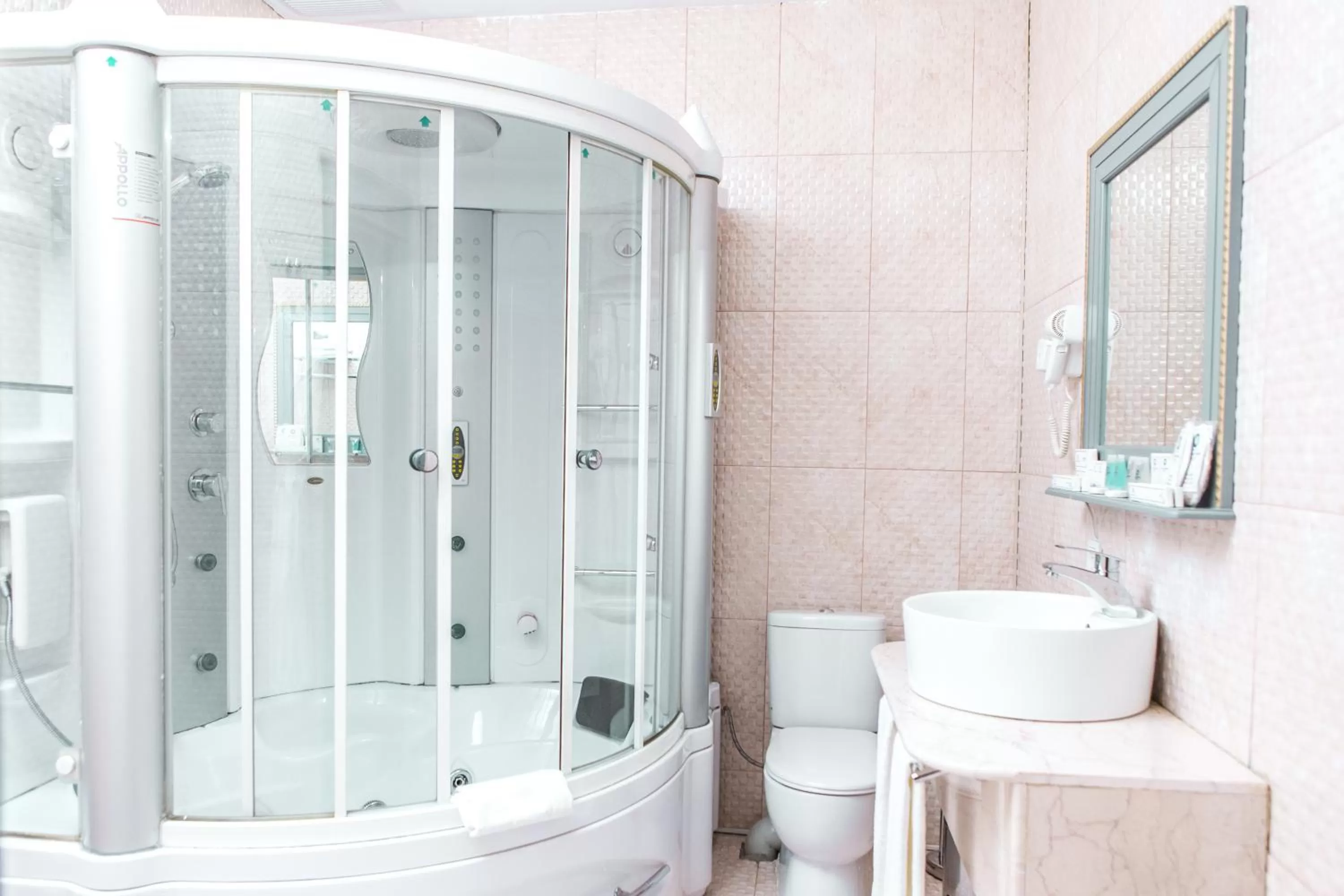 Bathroom in Grand Sapphire Hotel