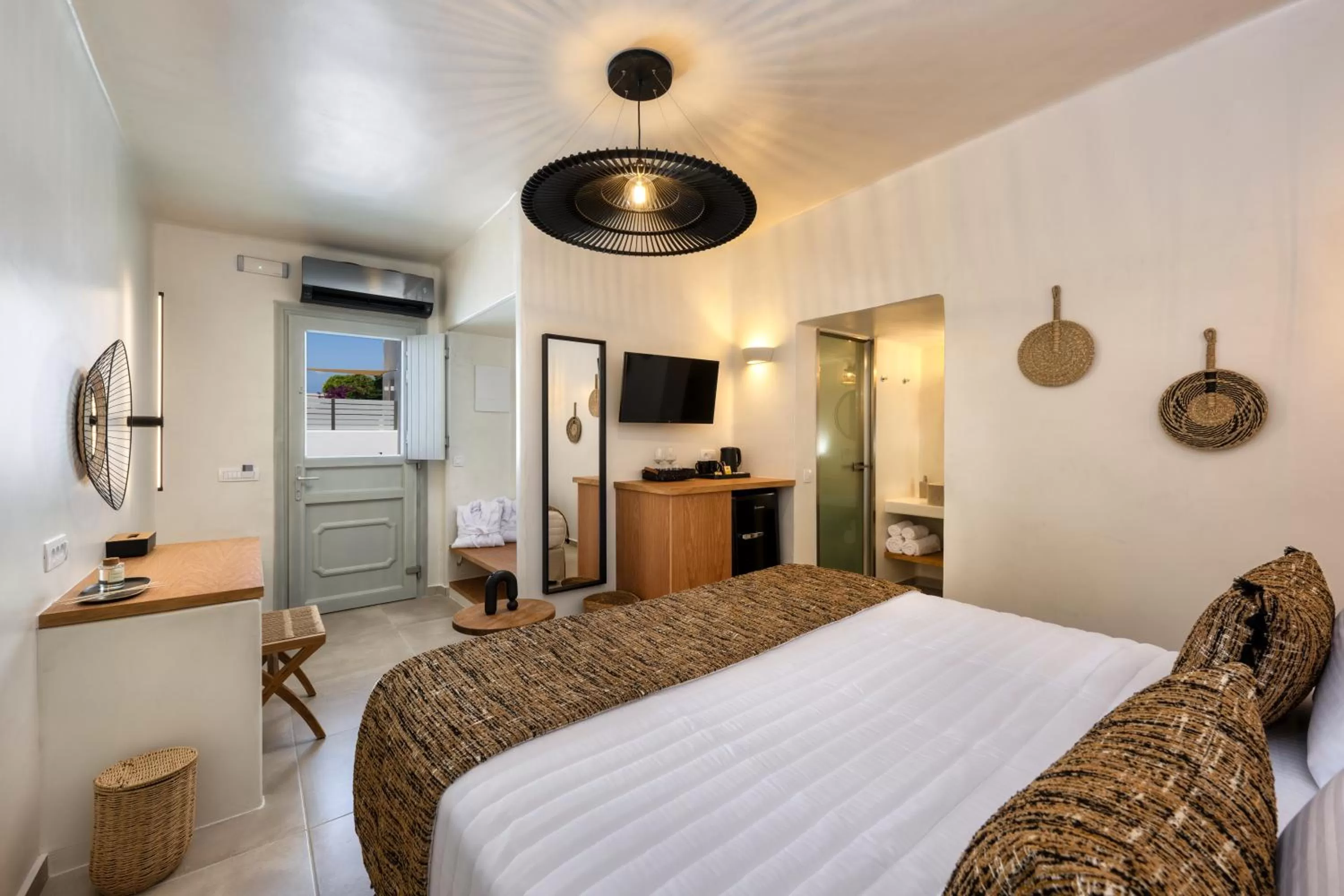 View (from property/room), Bed in Hill Suites