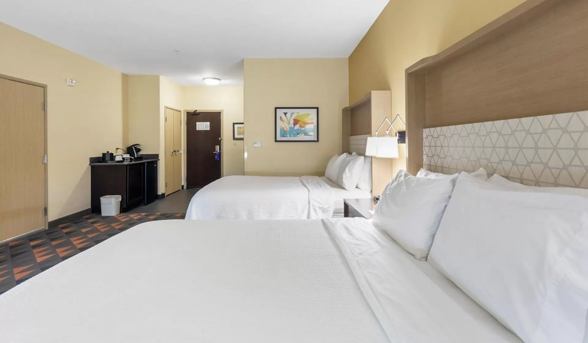 Bed in Holiday Inn Hotel & Suites Waco Northwest by IHG