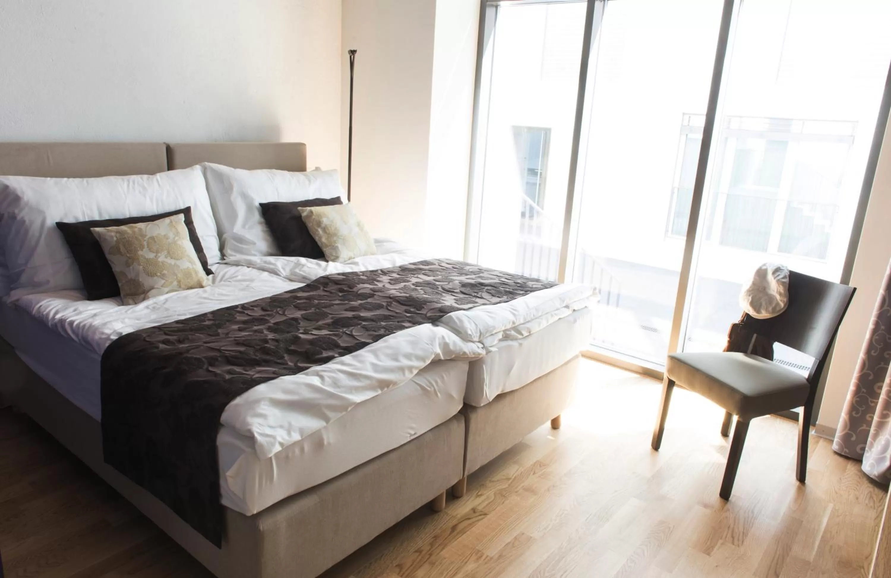 Photo of the whole room, Bed in Barracuda