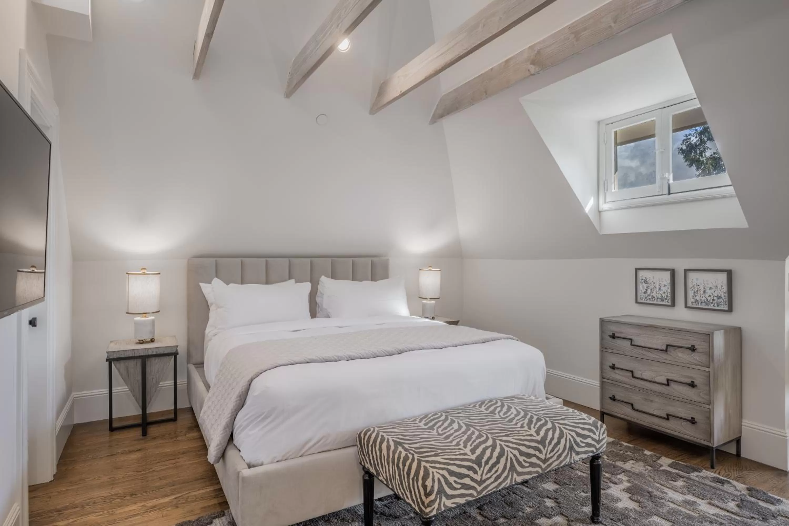 Bed in The George - Luxury Boutique Inn