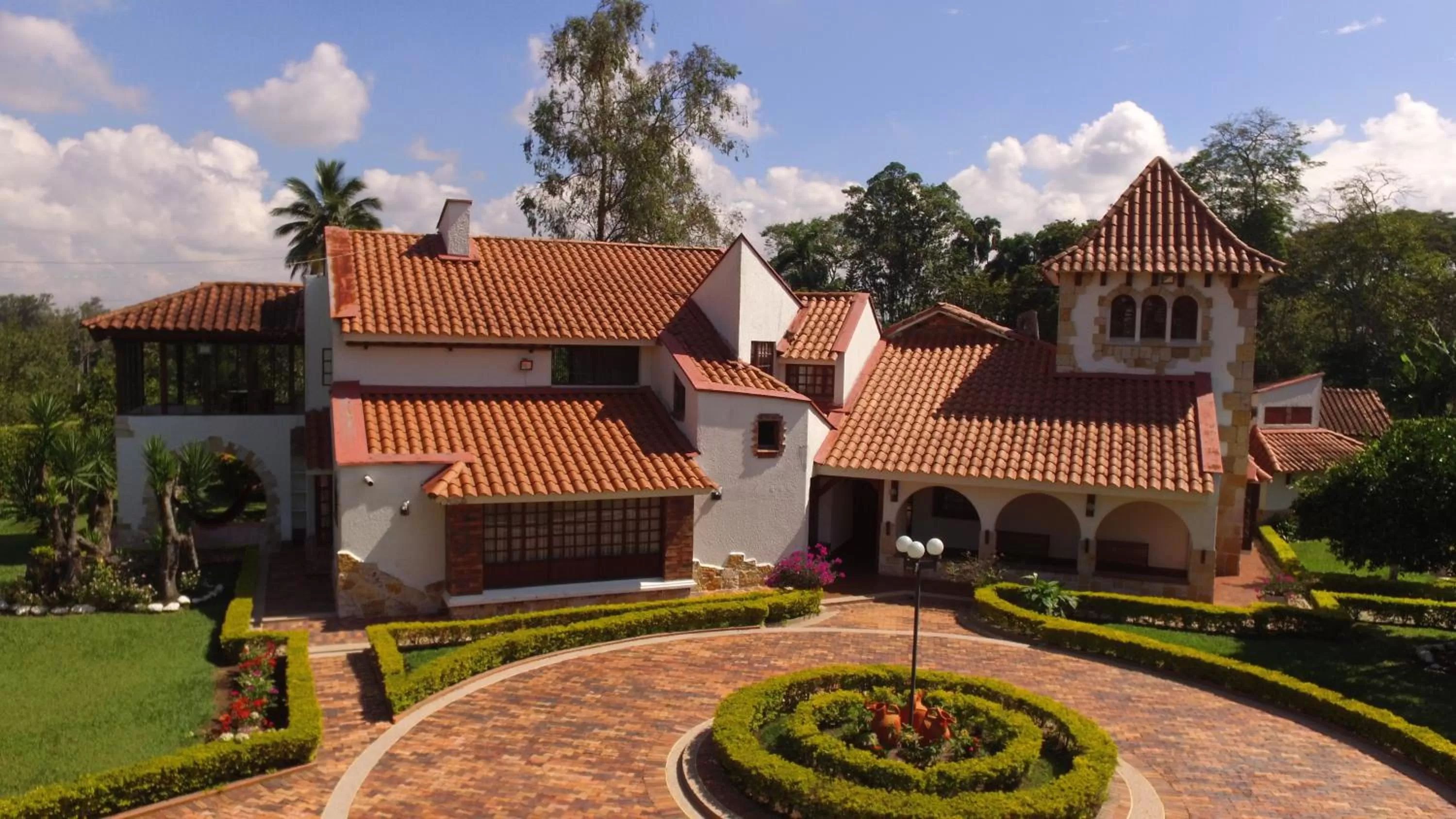 Facade/entrance, Property Building in Hotel Chalet El Castillo by Majuva