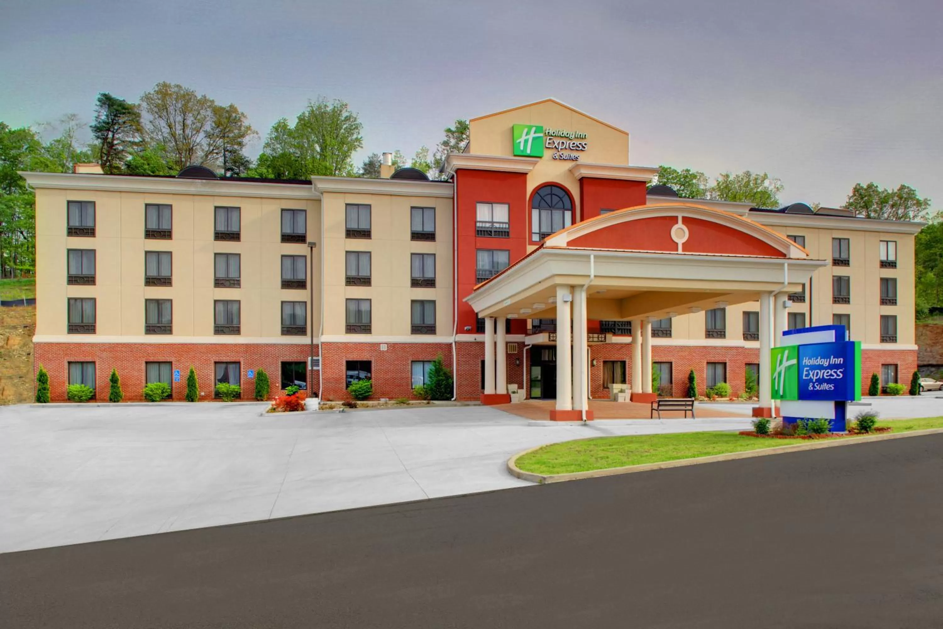 Holiday Inn Express & Suites Cross Lanes by IHG