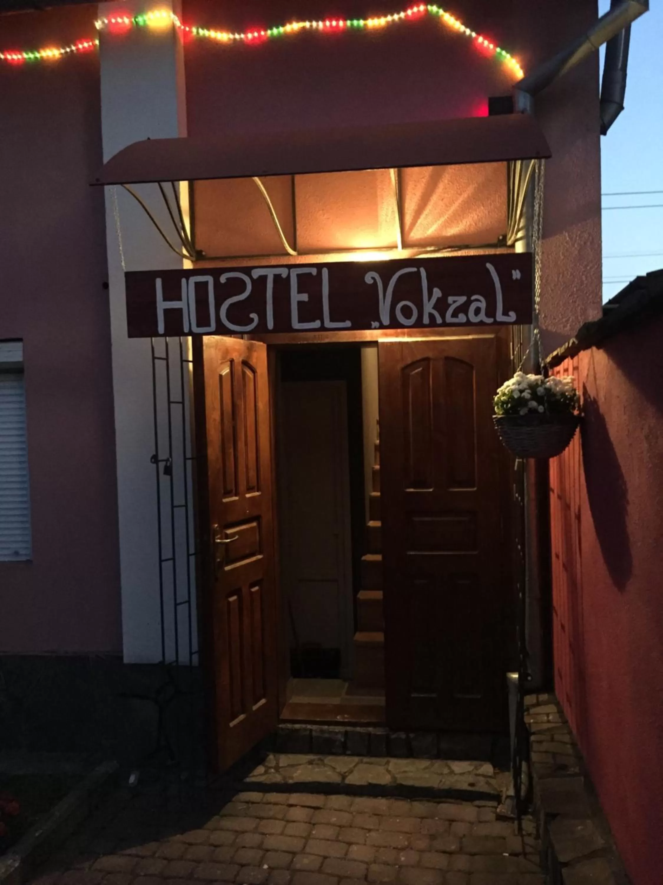 Text overlay in Hostel Vokzal