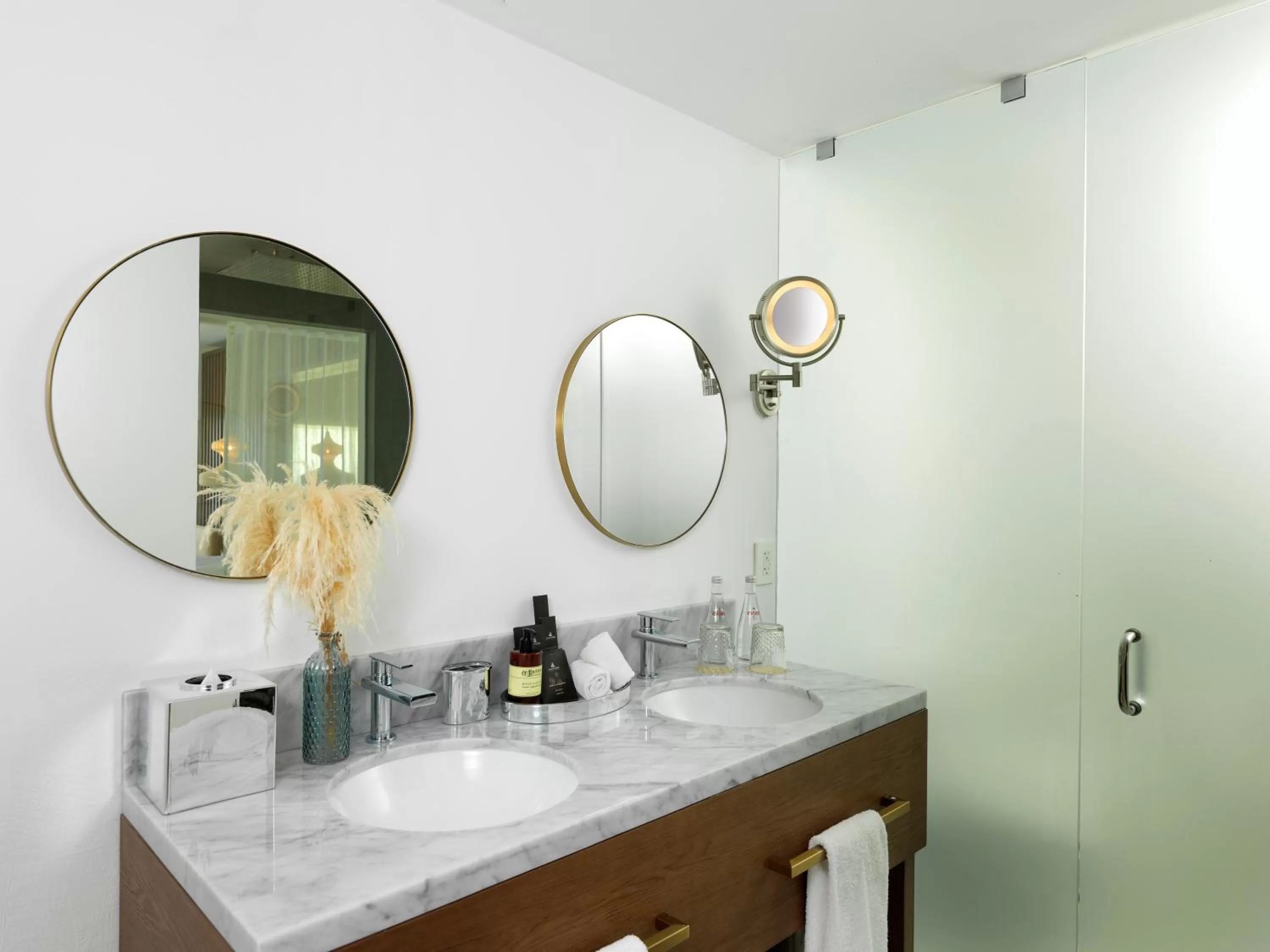 Bathroom in ME Cabo by Meliá