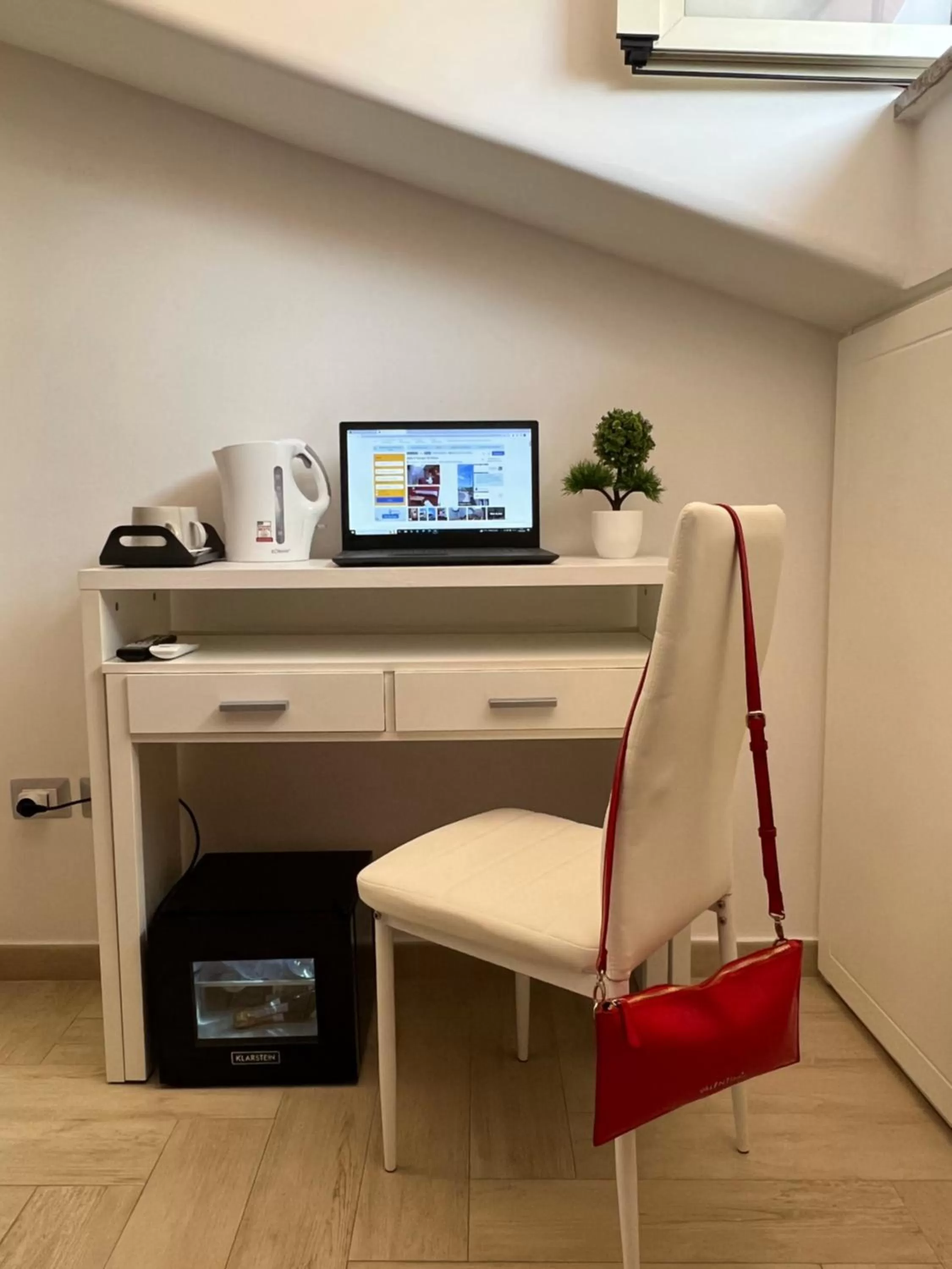 TV/Entertainment Center in Il Tempio Di Giove Suite