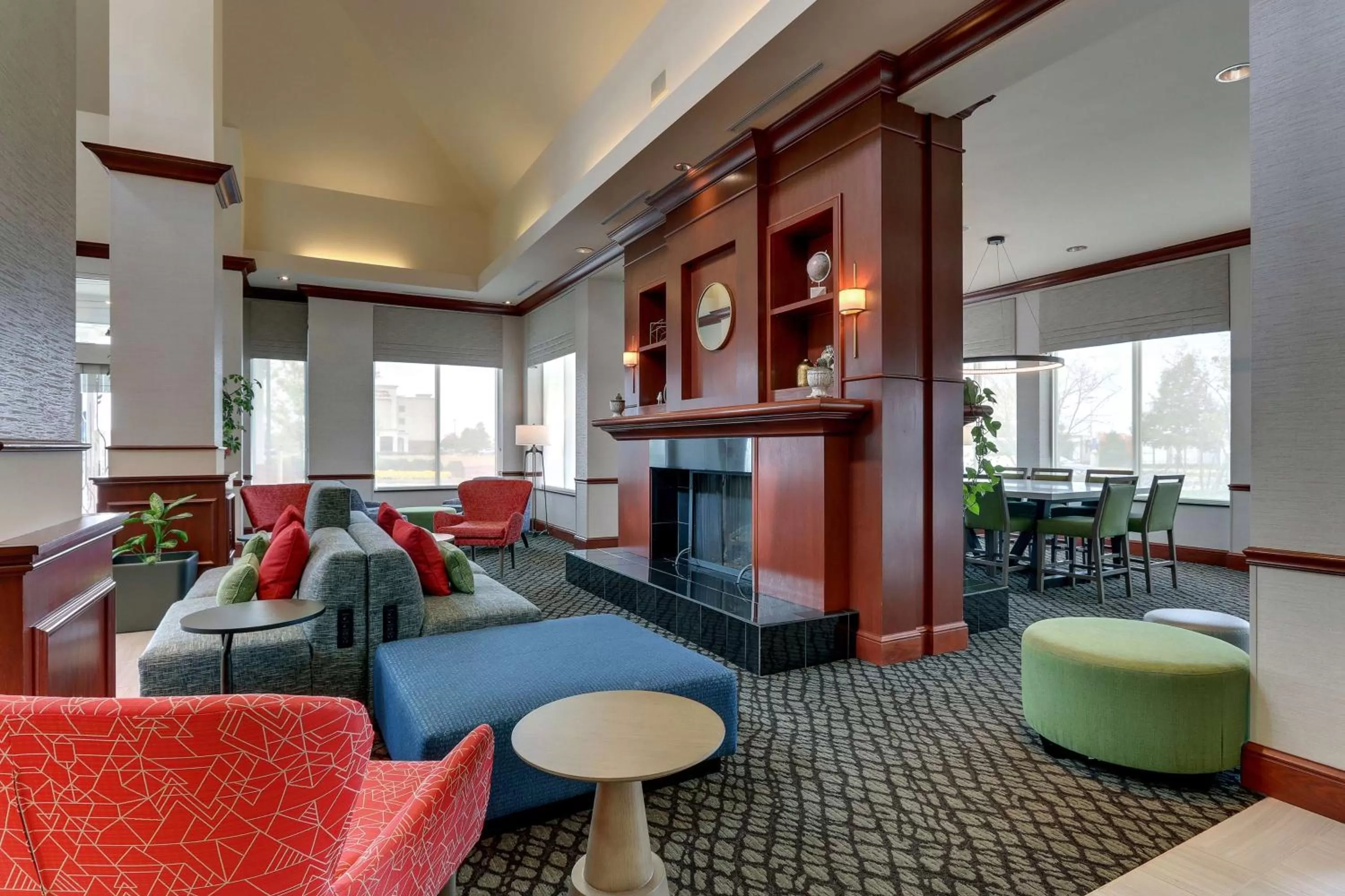 Lobby or reception in Hilton Garden Inn Indianapolis Airport