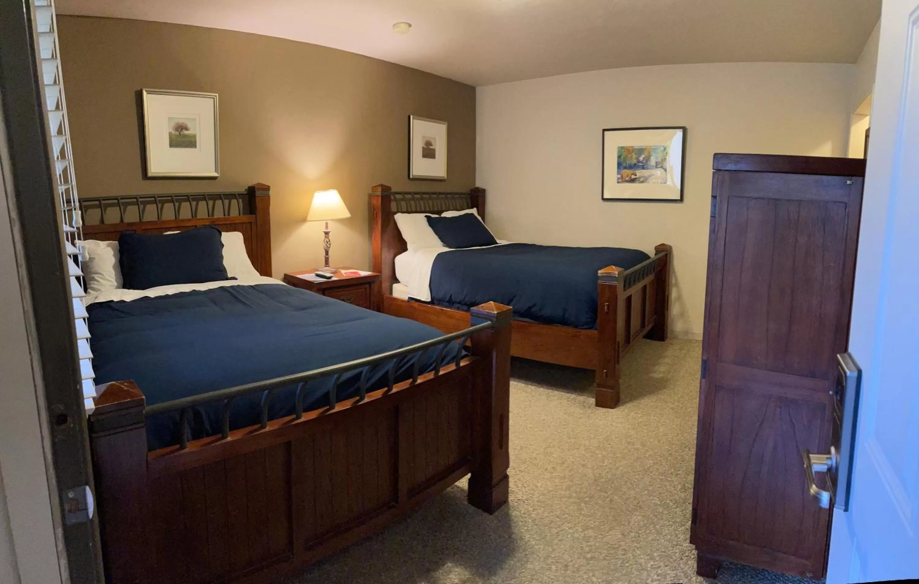 Bed in Sierra Woods Lodge