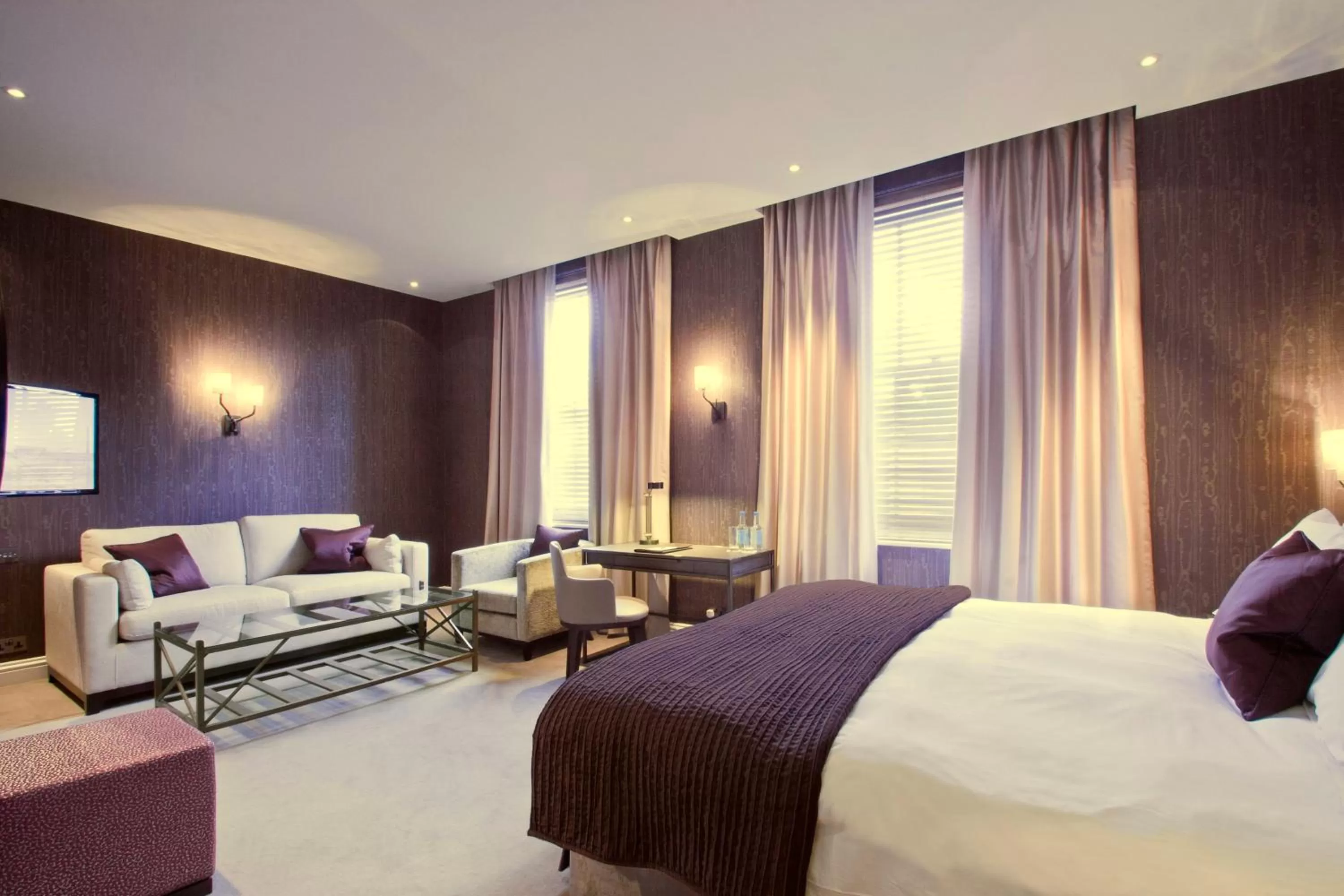 Bedroom, Bed in St Michael's Manor Hotel - St Albans