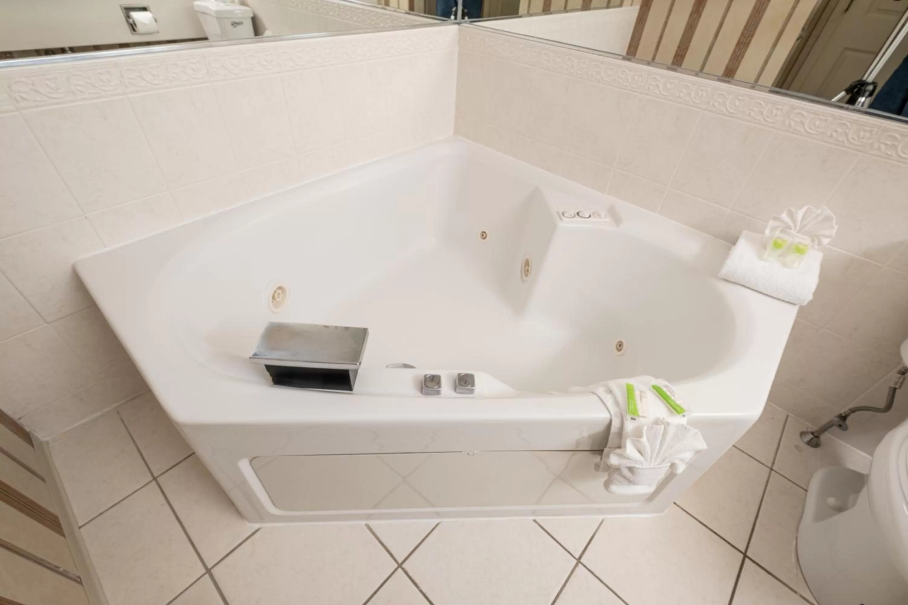 Bathroom in Hilltop Inn & Suites, near Foxwoods Casino