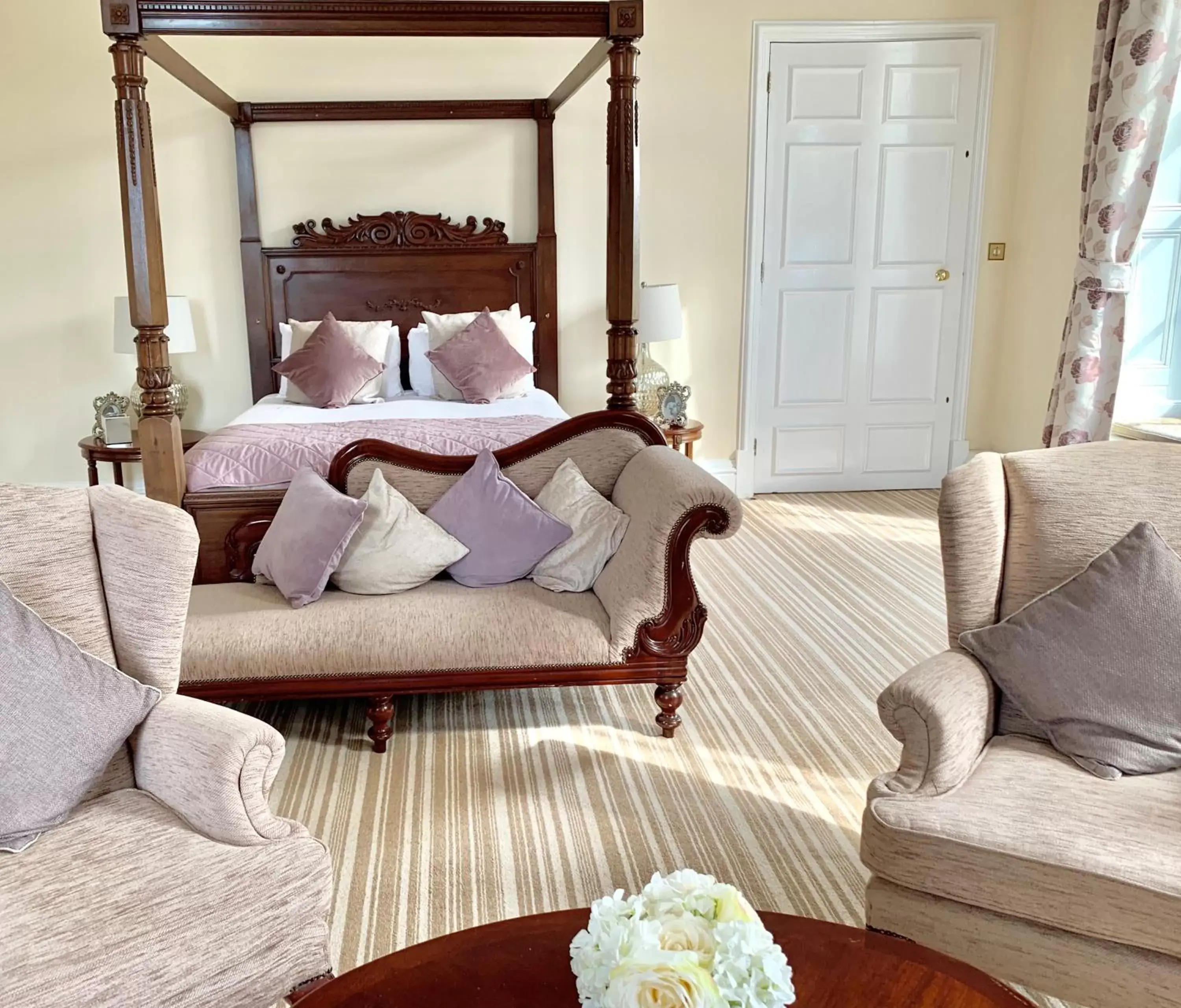 Suite in Bosworth Hall Hotel Suite in Bosworth Hall Hotel