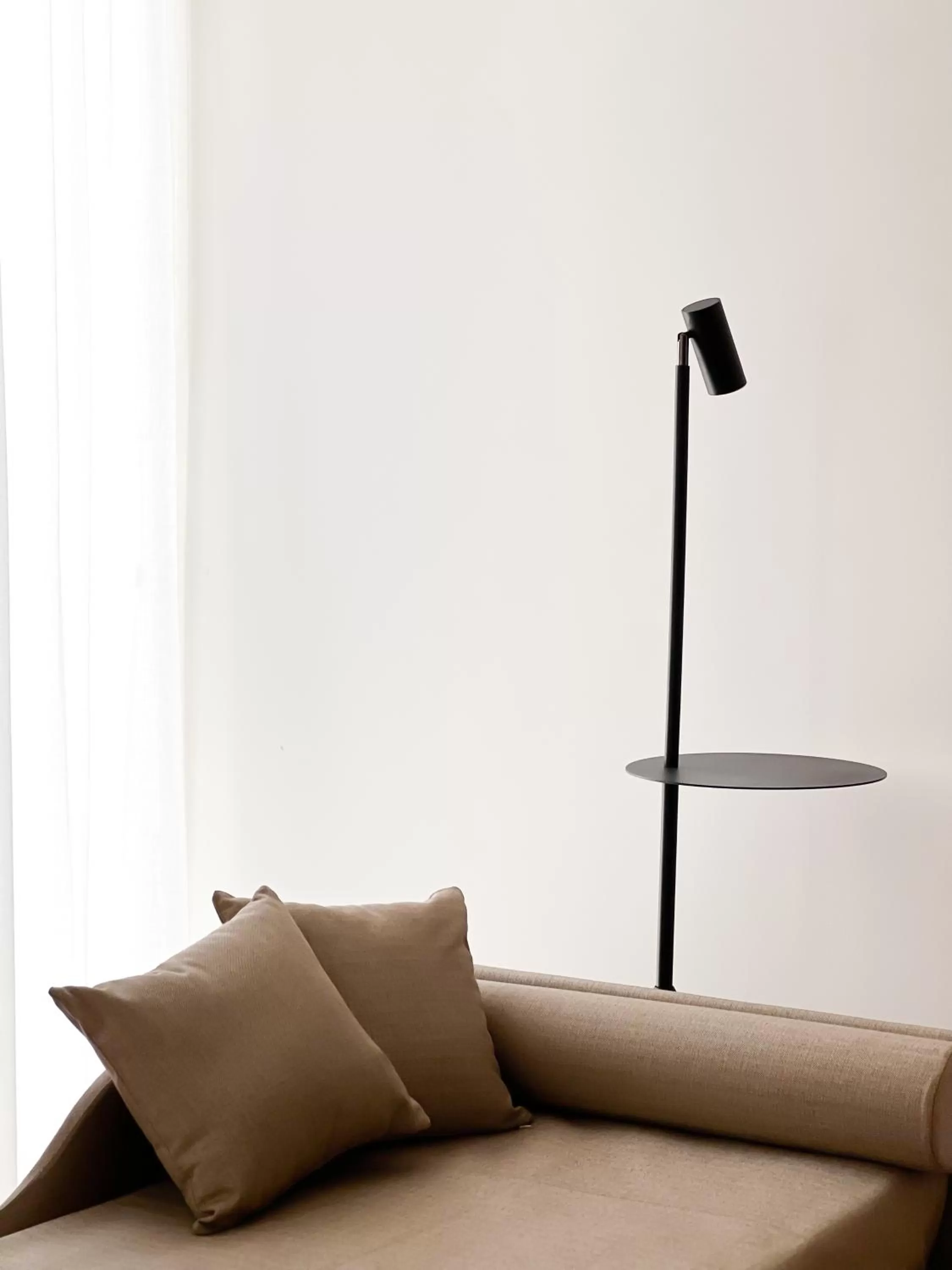 Glass House - Smart Rooms & Parking