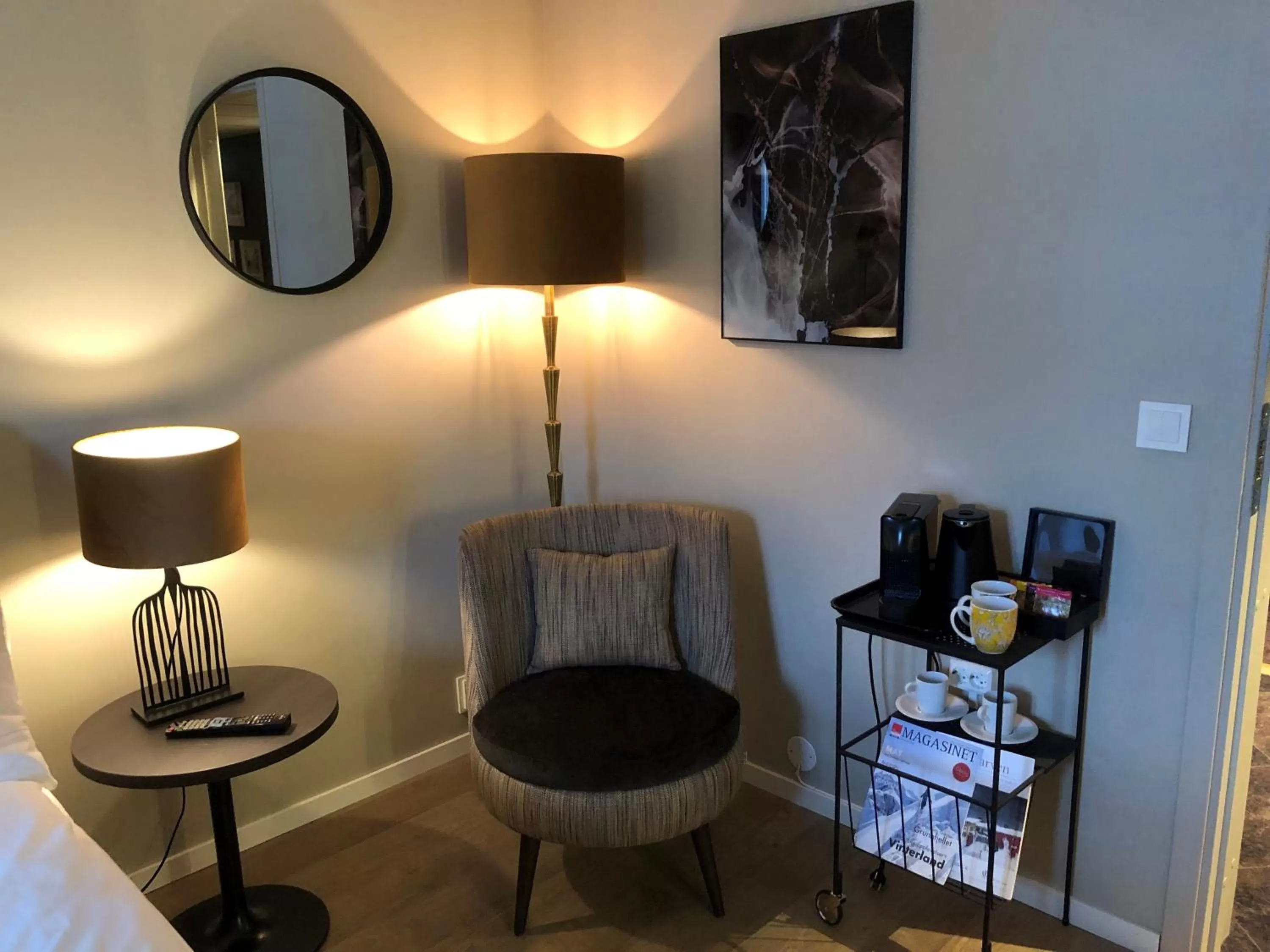 Seating area, Bed in Aksjemøllen - by Classic Norway Hotels