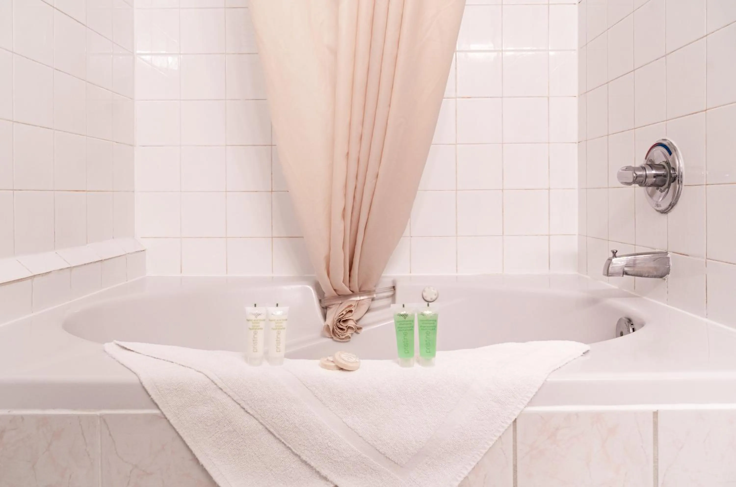 Bath in Mountain View Inn