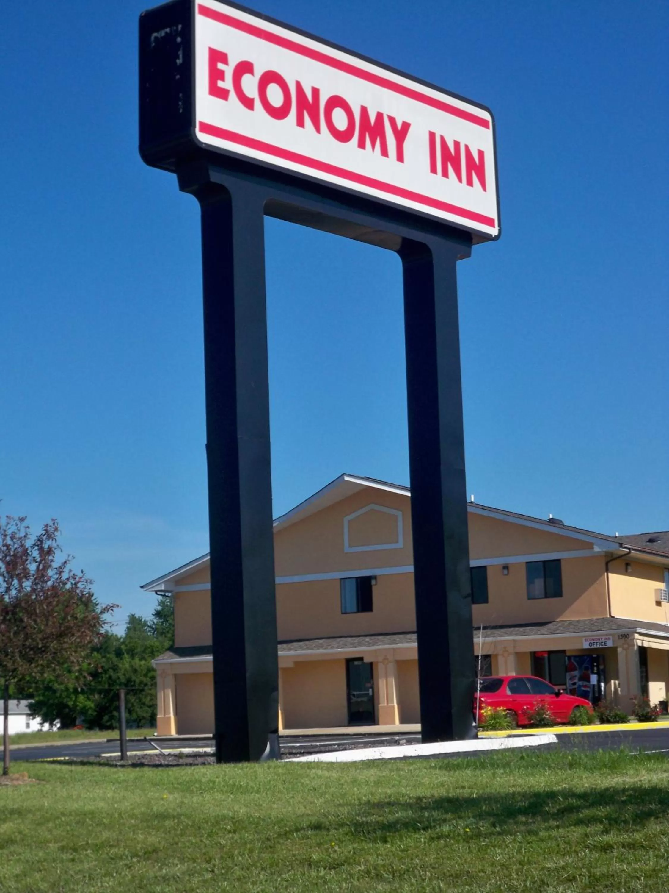 Property logo or sign in Economy Inn Wentzville
