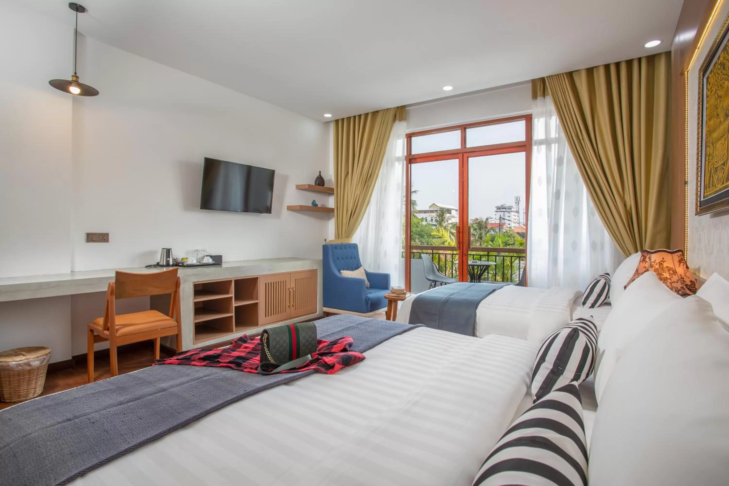 Guests in Cambana La Riviere Boutique