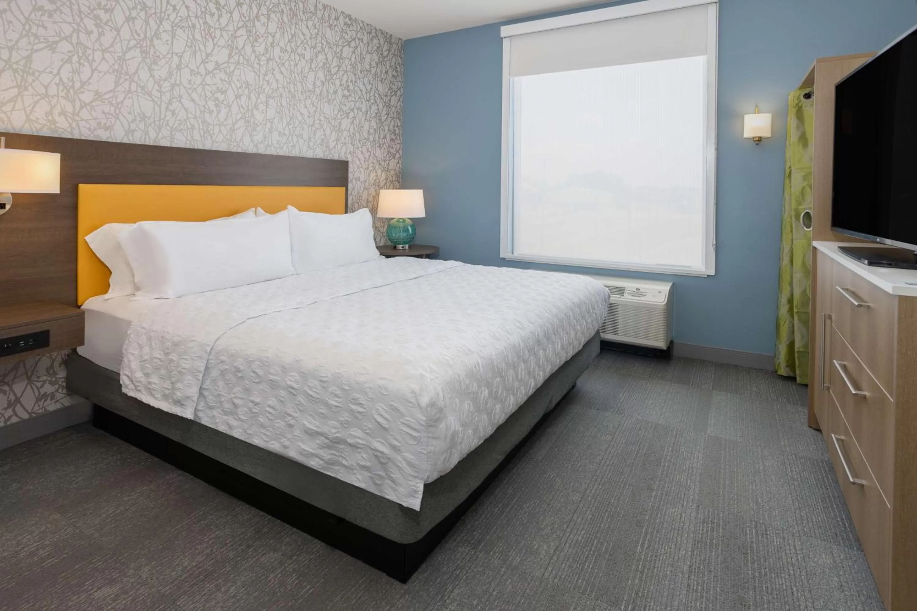 Bed in Tru By Hilton Pensacola Airport Medical Center