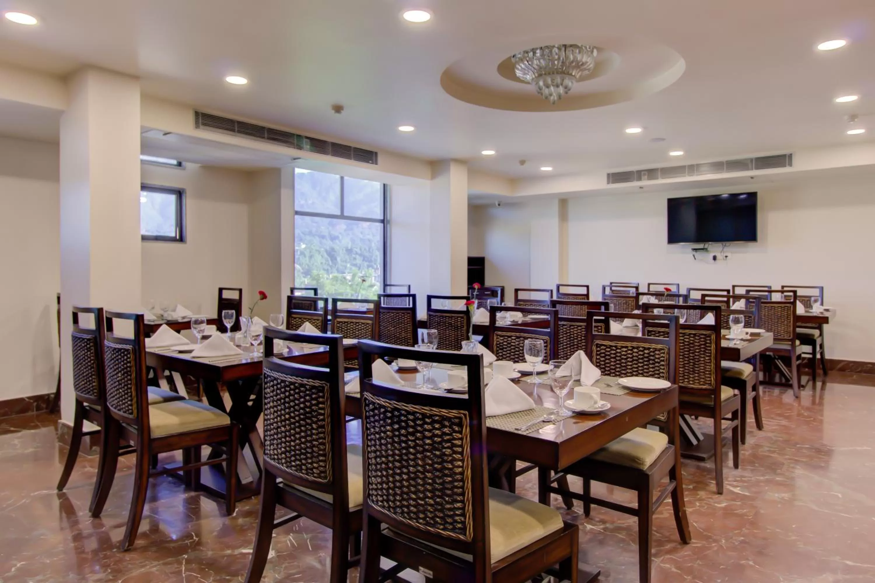 Restaurant/places to eat in Cygnett Inn Trendz