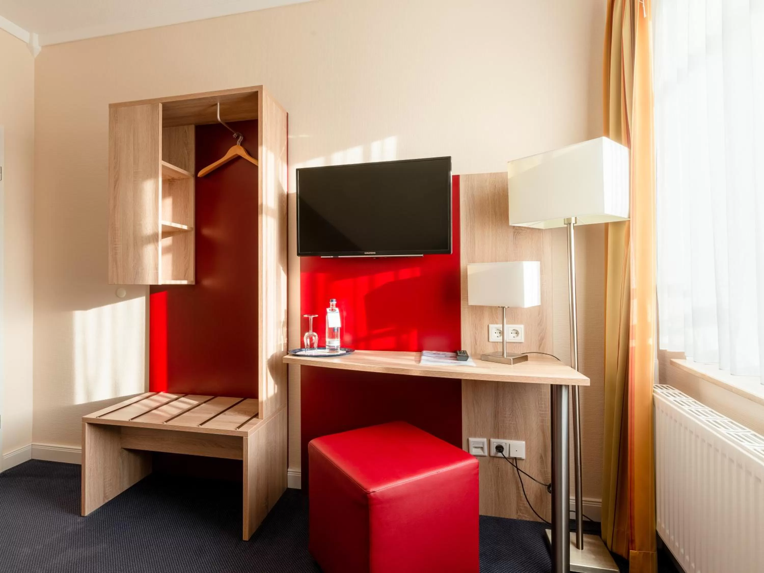 TV and multimedia, Bed in Nordsee-Hotel Hinrichsen