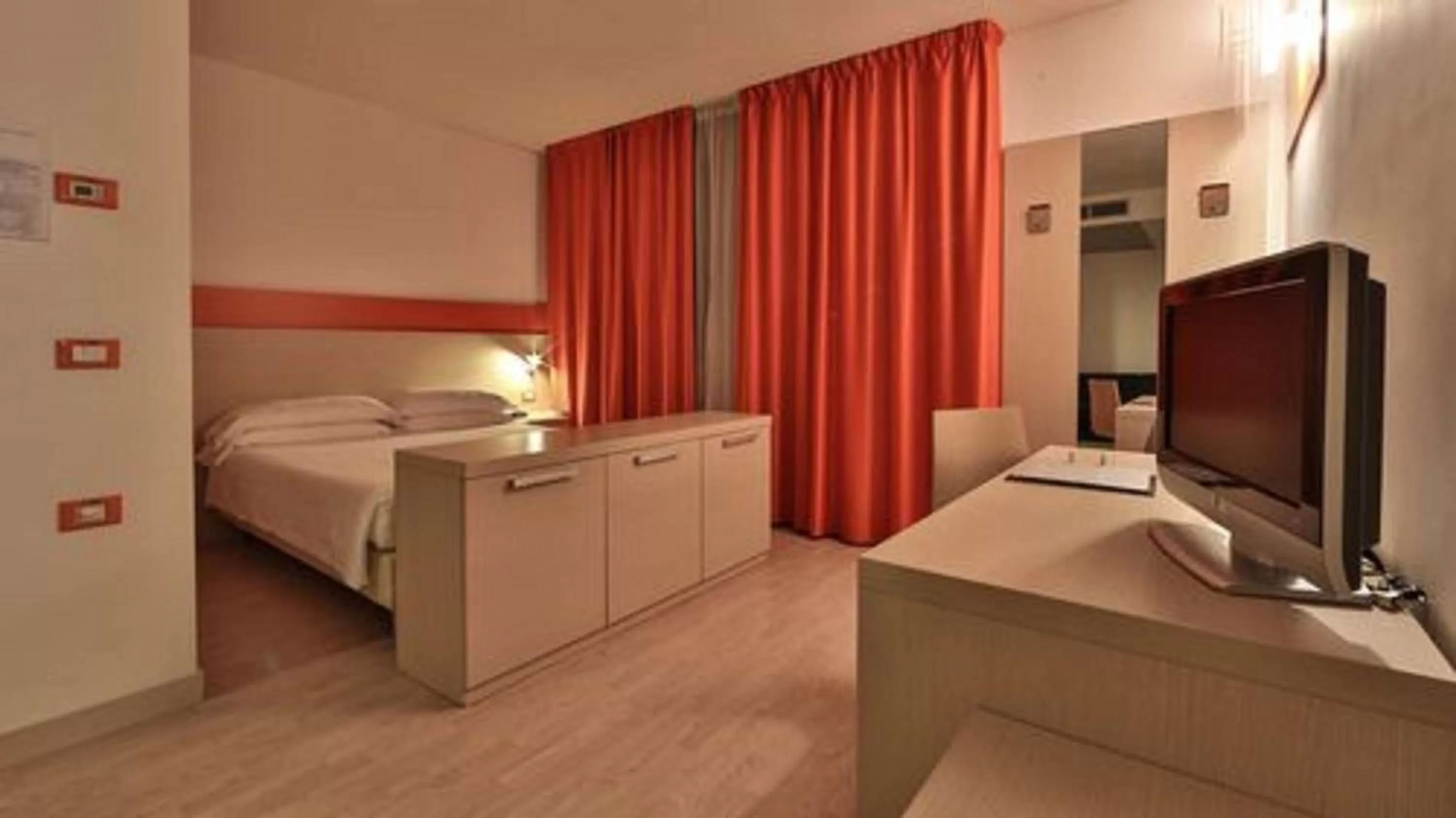 Photo of the whole room, Bed in Best Western Plus Hotel Galileo Padova