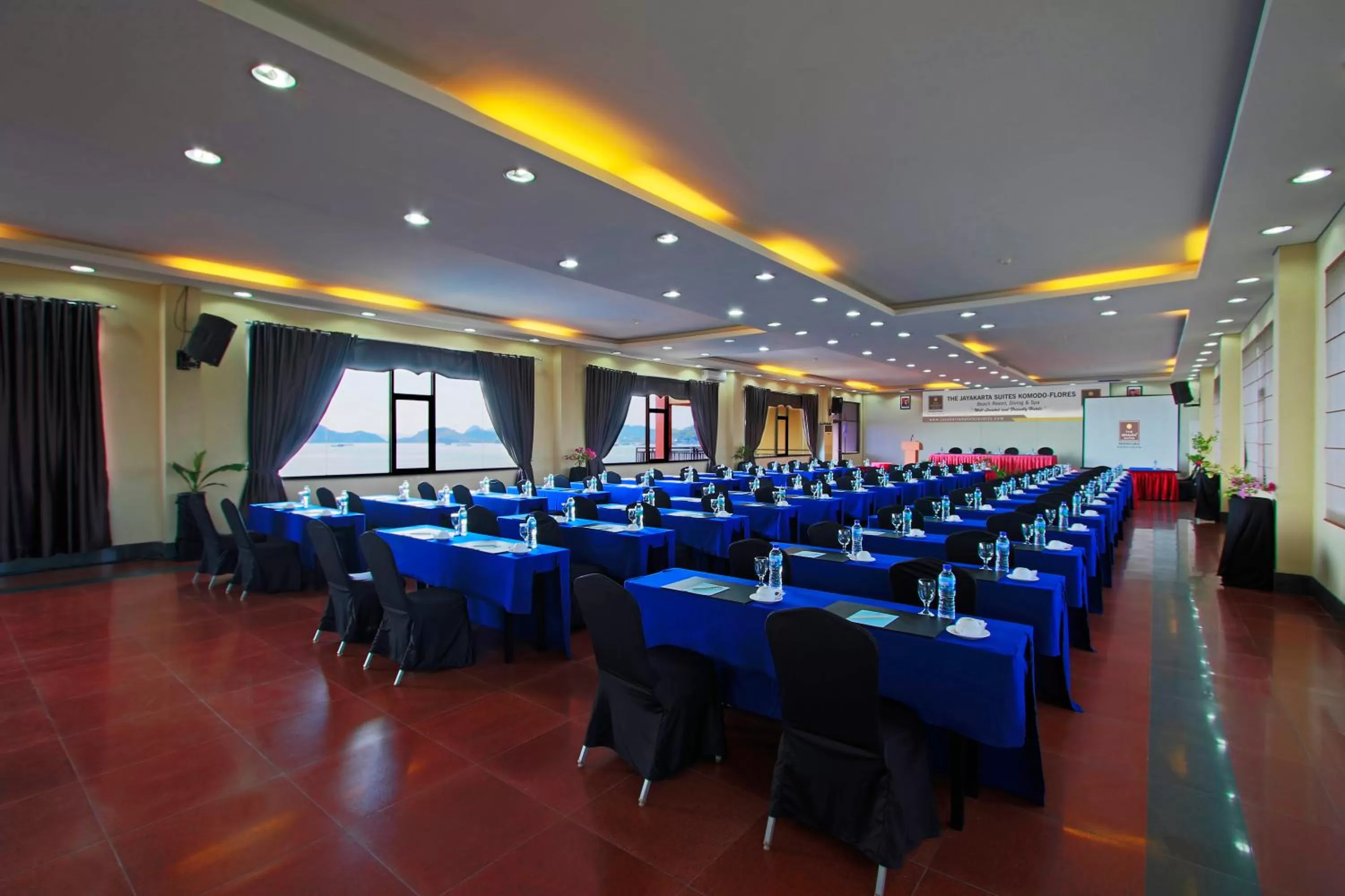 Restaurant/places to eat in The Jayakarta Suites Komodo Flores