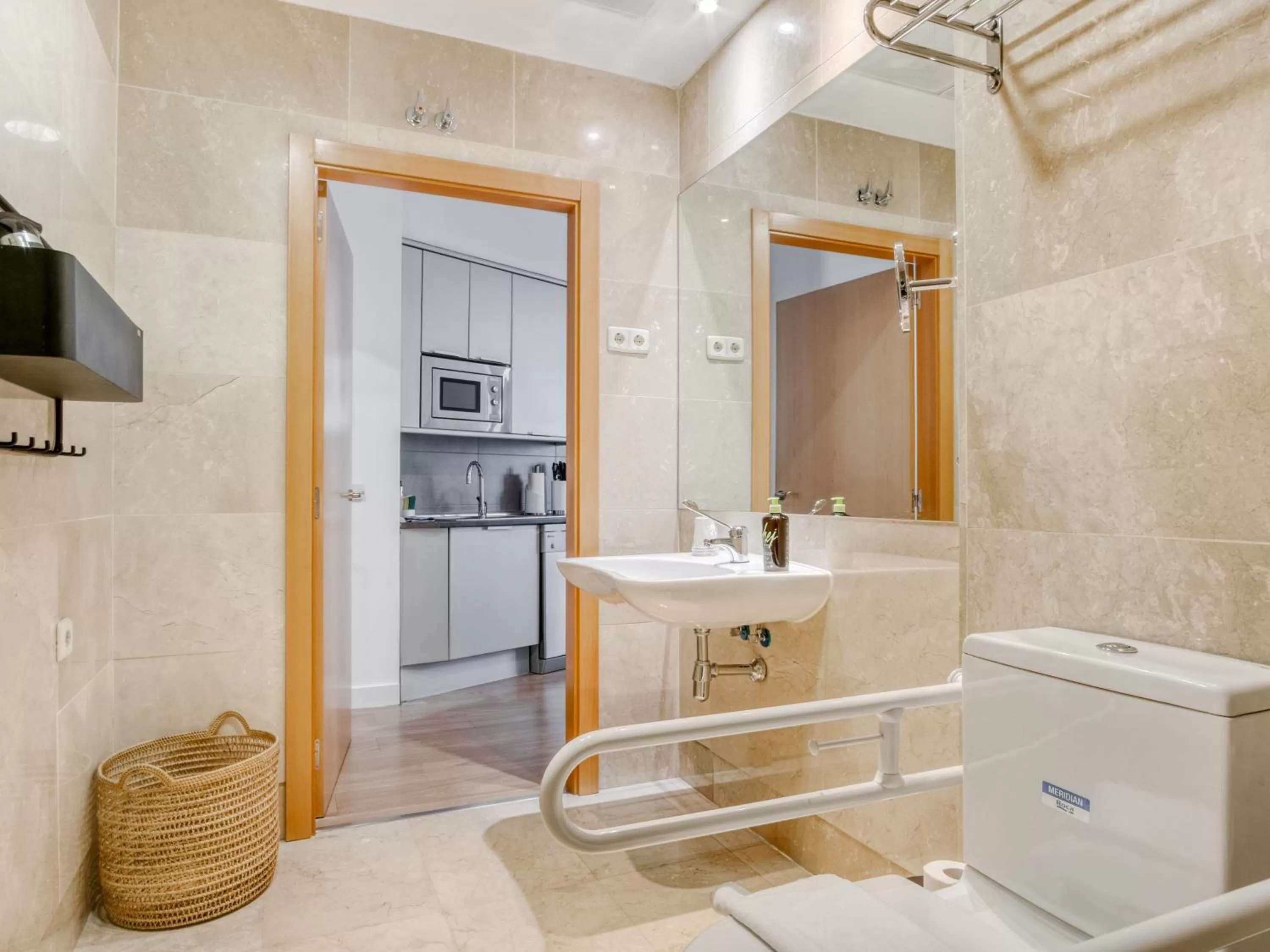 Bathroom in Limehome Madrid Calle de Don Ramón de la Cruz