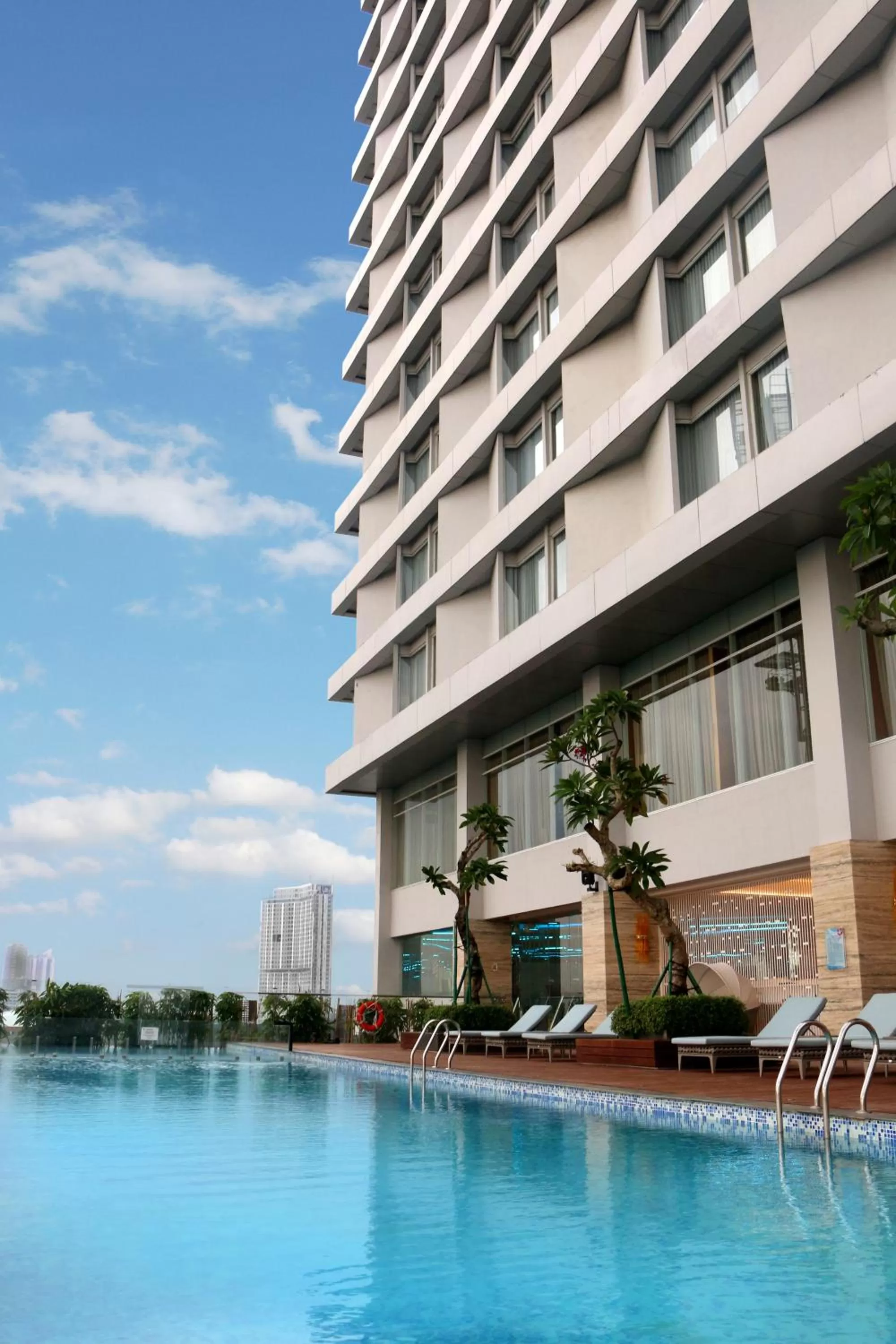 Swimming pool in Vasa Hotel Surabaya