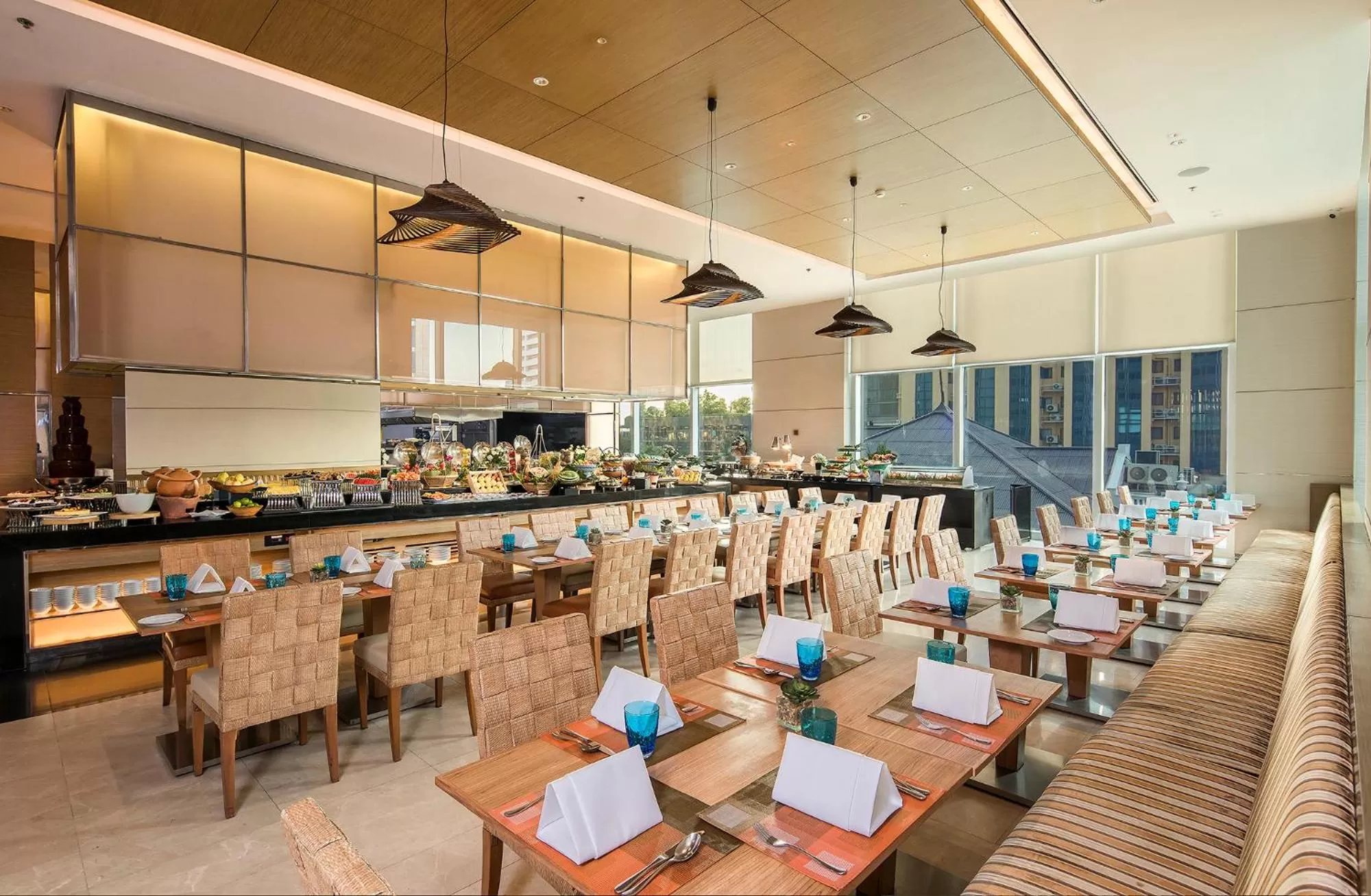 Restaurant/places to eat in Eastin Grand Hotel Sathorn